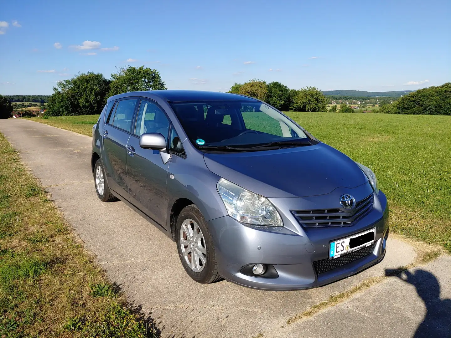 Toyota Verso Verso 2.0 D-4D Edition 1. Hand TÜV+Reif. neu Blau - 1