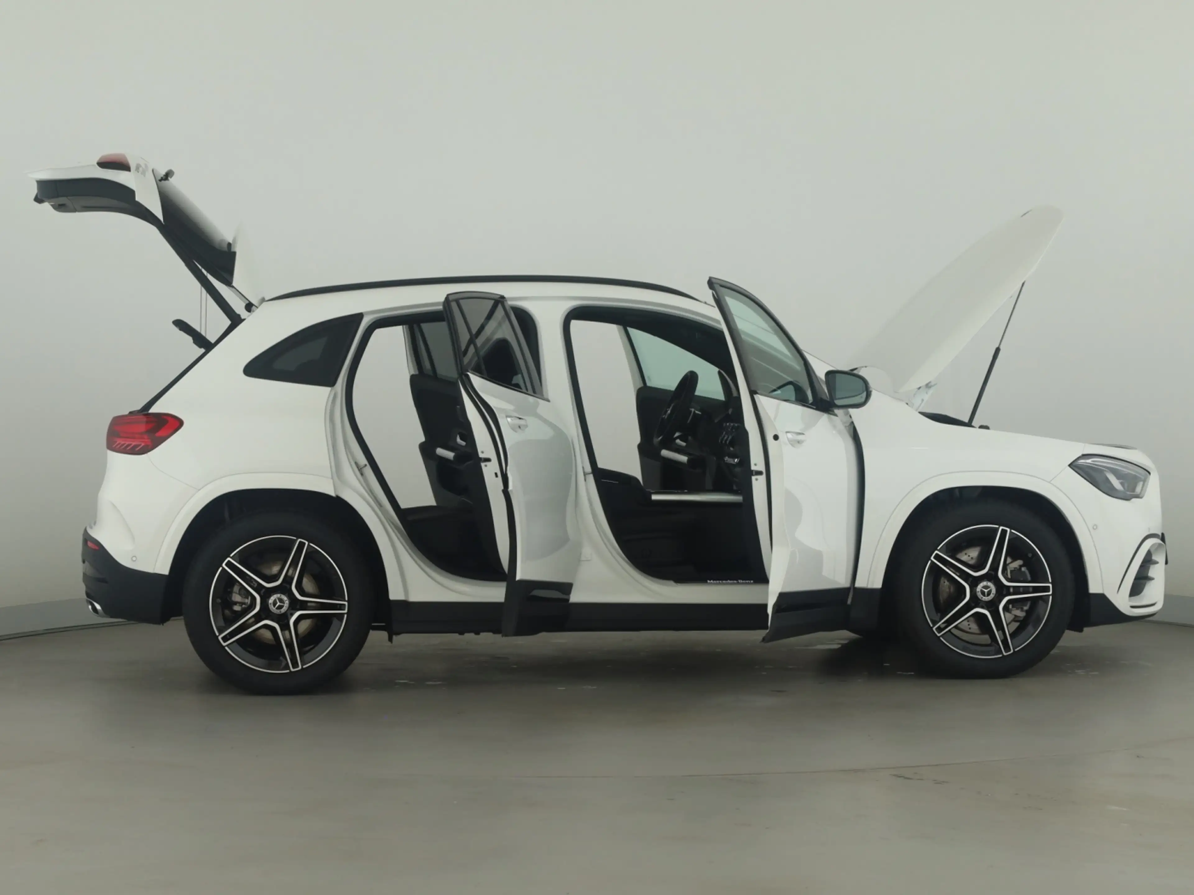 Mercedes-Benz GLA 250 4MATIC 360 ACC AHK AUT DynLicht HUD Kam. — photo 8