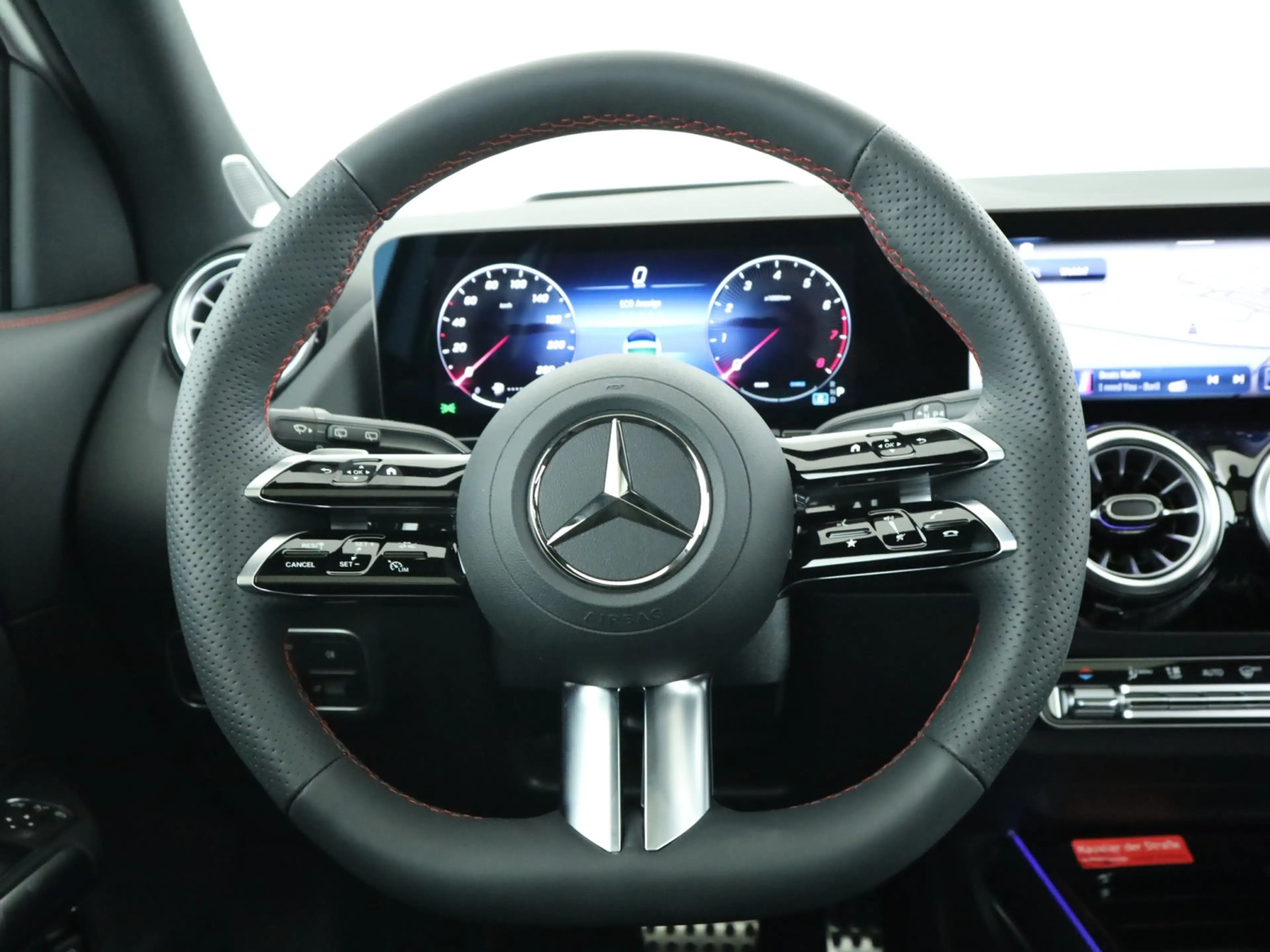 Mercedes-Benz GLA 250 4MATIC 360 ACC AHK AUT DynLicht HUD Kam. — photo 11