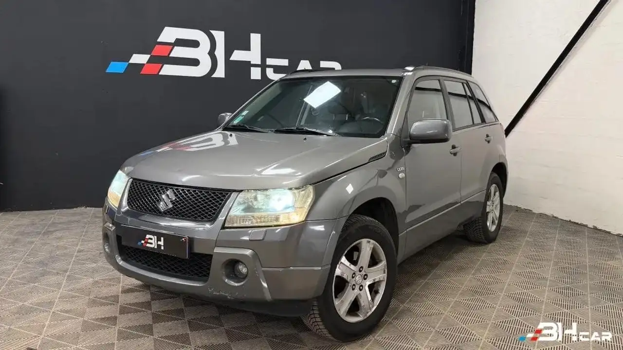 Suzuki Grand Vitara 1.9 DDIS 130 LUXE 4WD