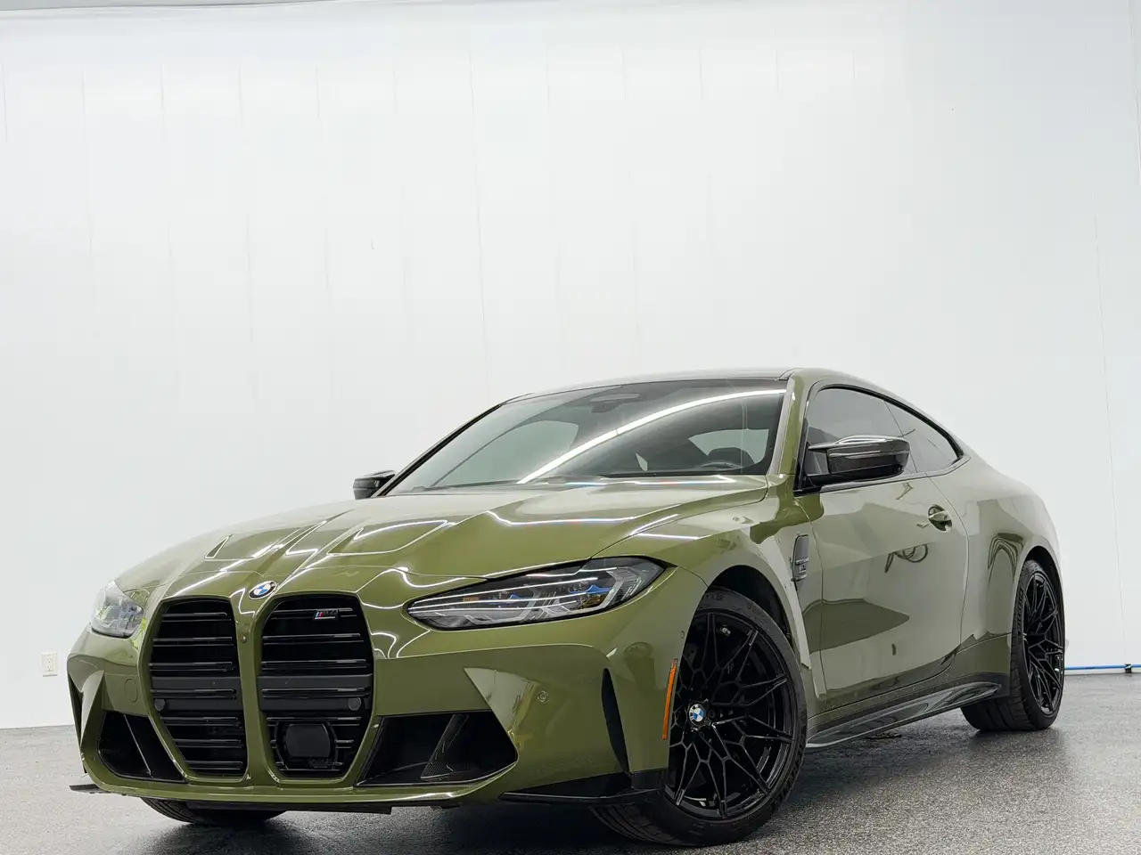 BMW M4 photo BMW M4