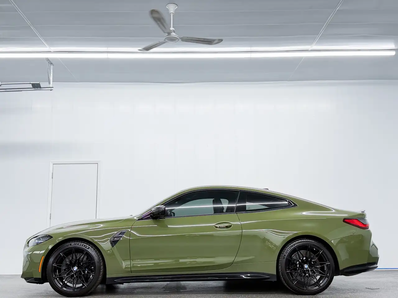 BMW M4 photo BMW M4