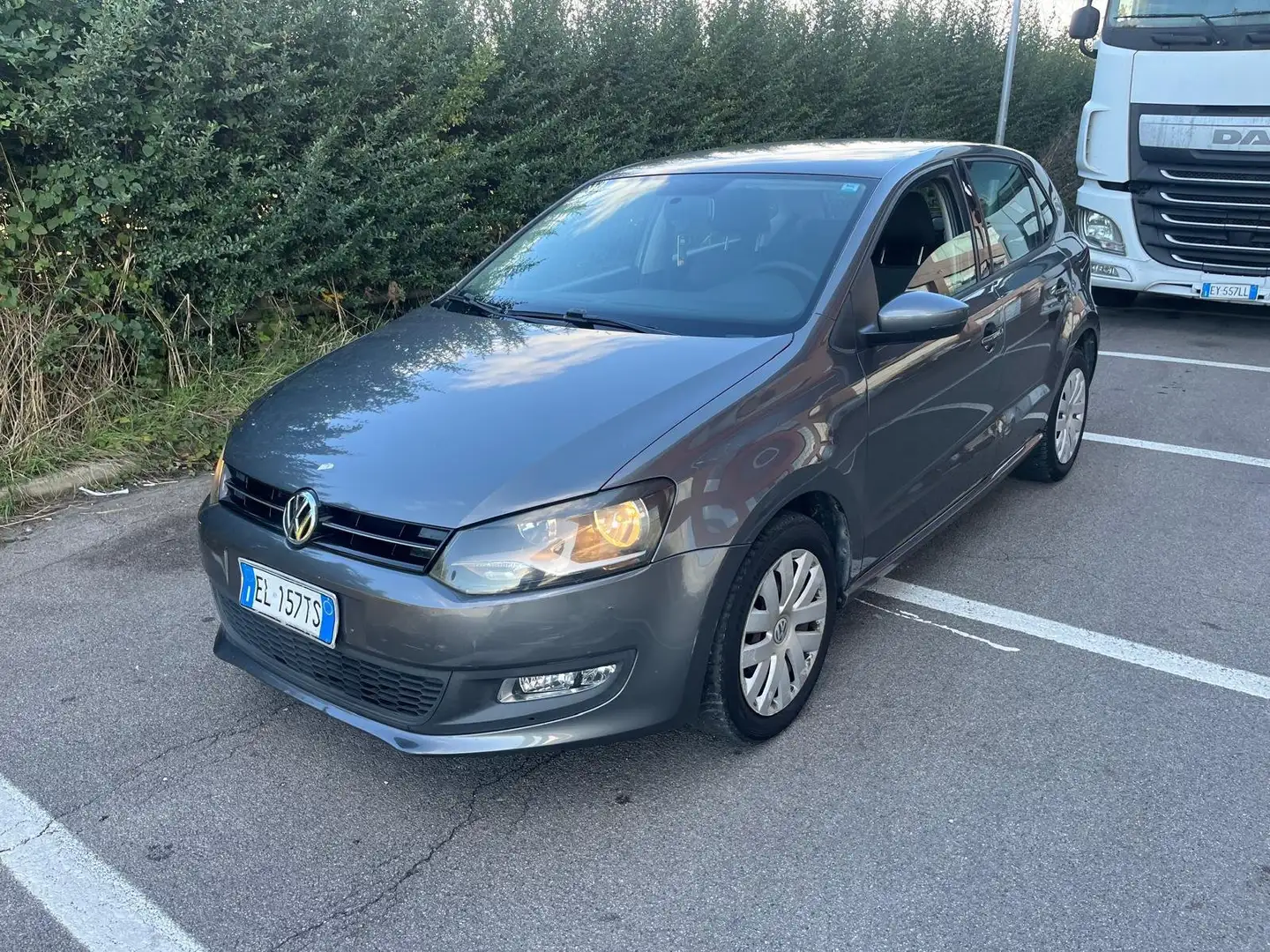 Volkswagen Polo Polo 5p 1.2 tdi Comfortline Gris - 2