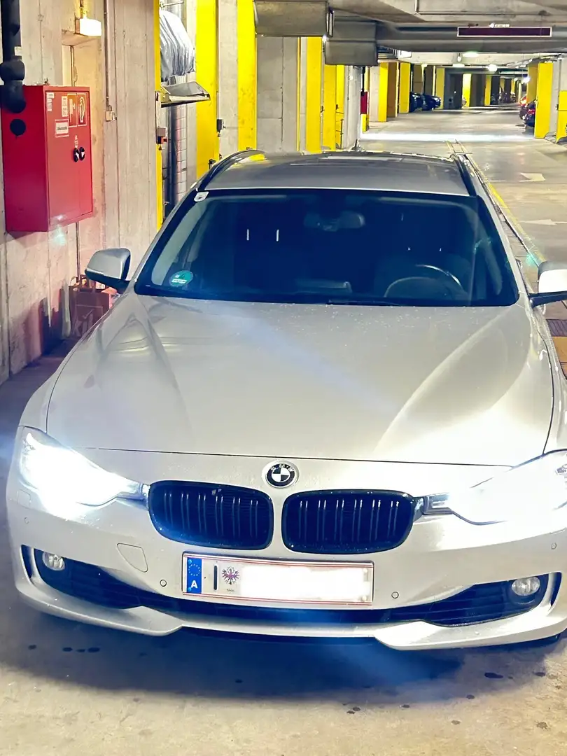 BMW 330 330d xDrive Touring Aut. Silber - 1