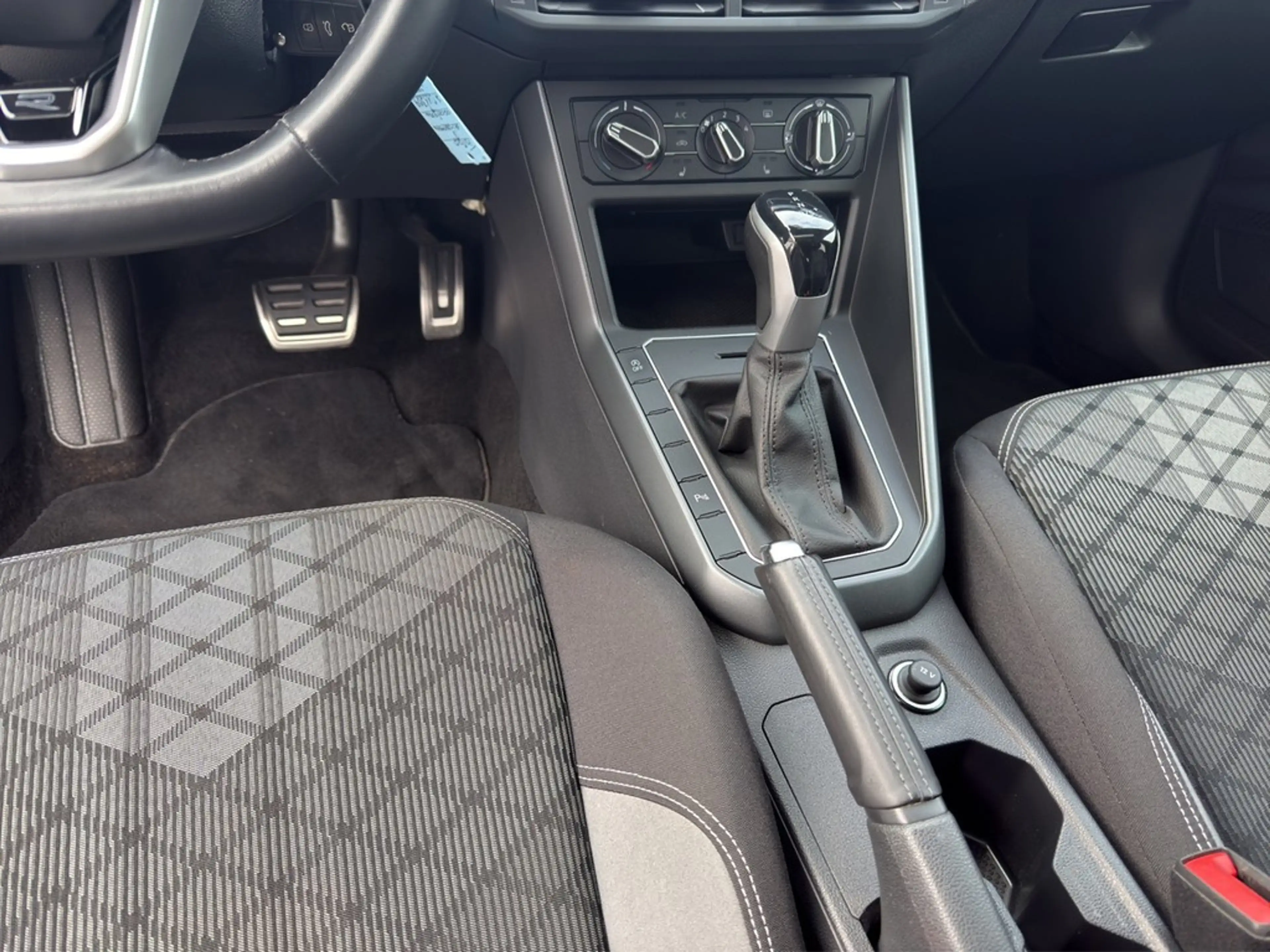 Volkswagen Taigo 1.5 TSI DSG R-Line AHK*PANO*VIRTUAL*NAVI*IQ-LIG... — photo 15
