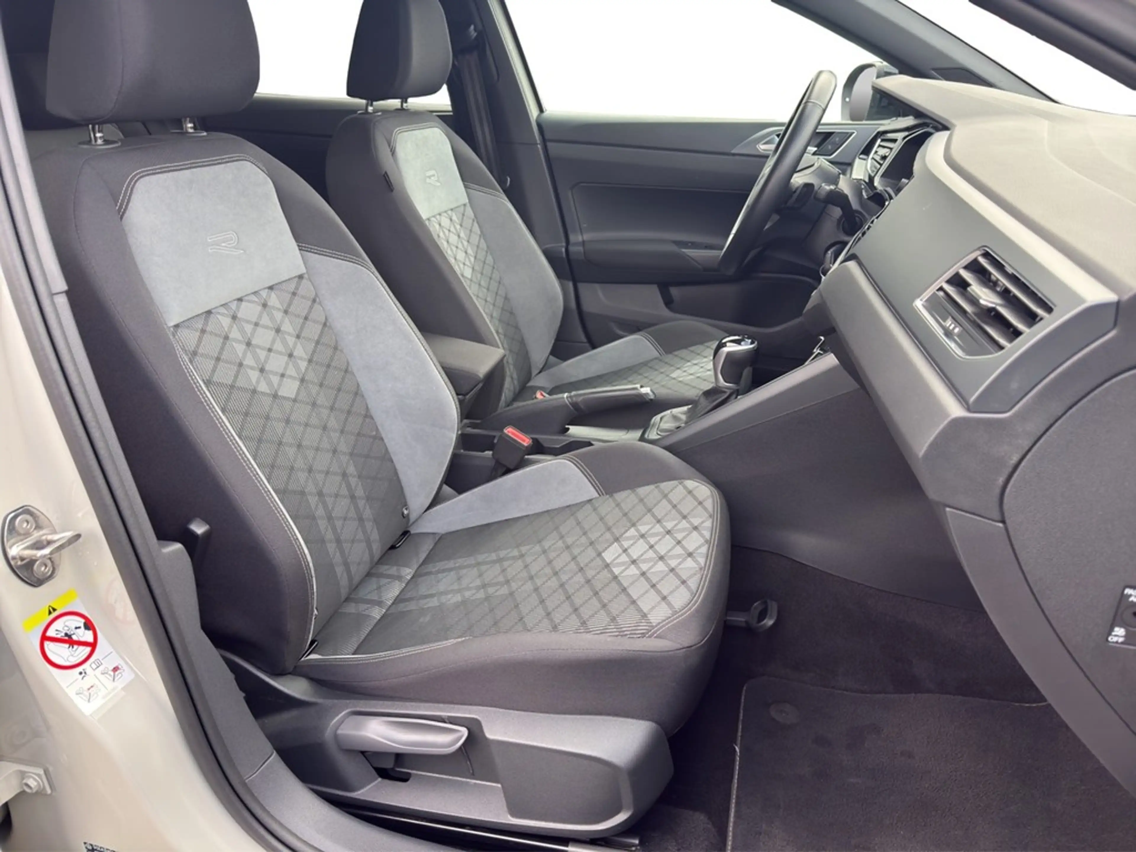Volkswagen Taigo 1.5 TSI DSG R-Line AHK*PANO*VIRTUAL*NAVI*IQ-LIG... — photo 10