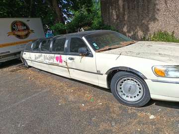 Town car limousine