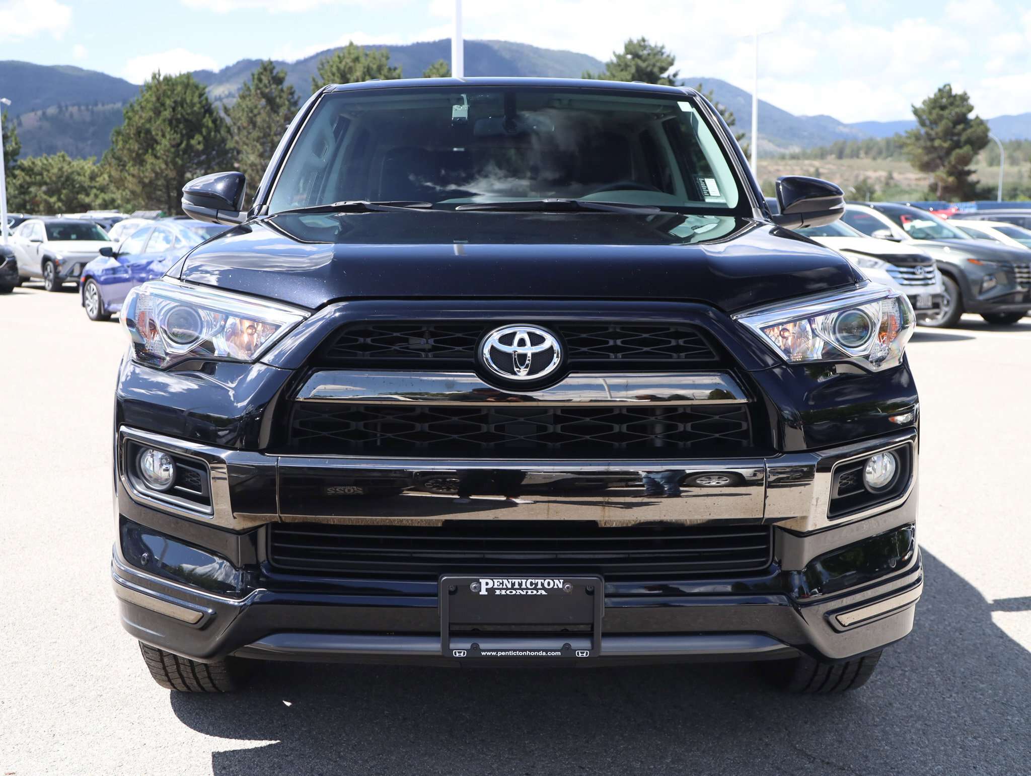 2019 Toyota 4Runner 4WD - BC Vehicle / Sunroof / Heated and Ventilated — снимка 1