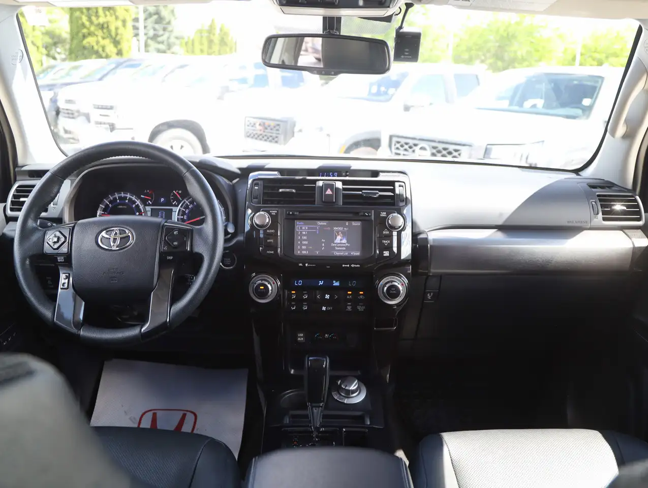 Toyota 4-Runner снимка Toyota 4-Runner
