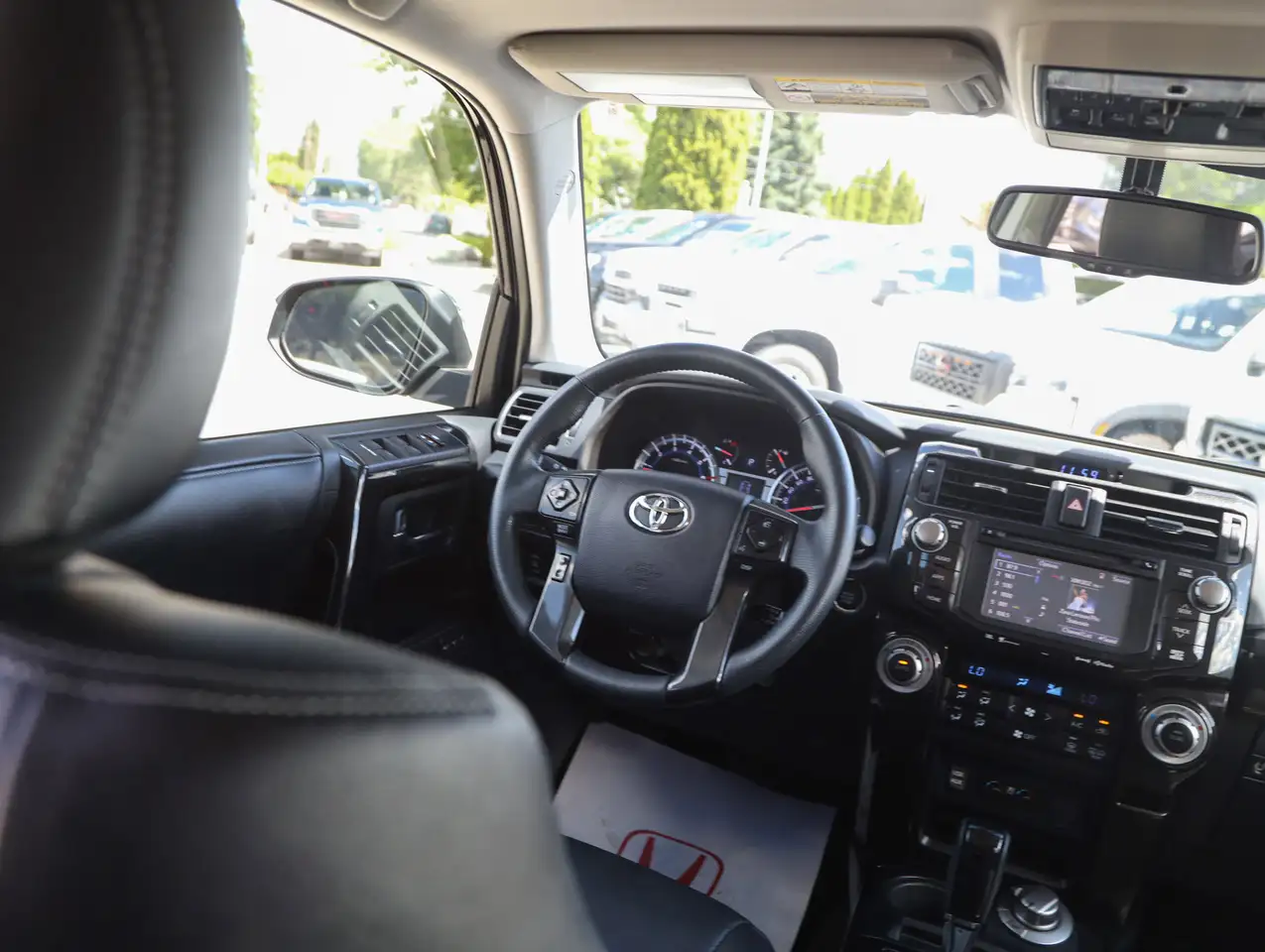 Toyota 4-Runner снимка Toyota 4-Runner