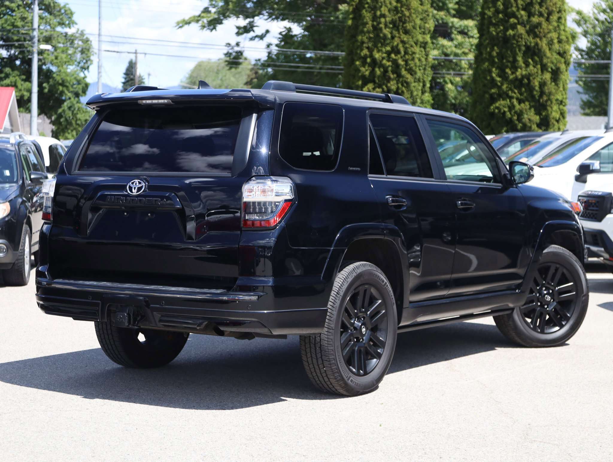 2019 Toyota 4Runner 4WD - BC Vehicle / Sunroof / Heated and Ventilated — снимка 1