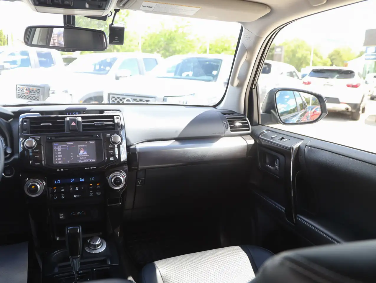 Toyota 4-Runner снимка Toyota 4-Runner