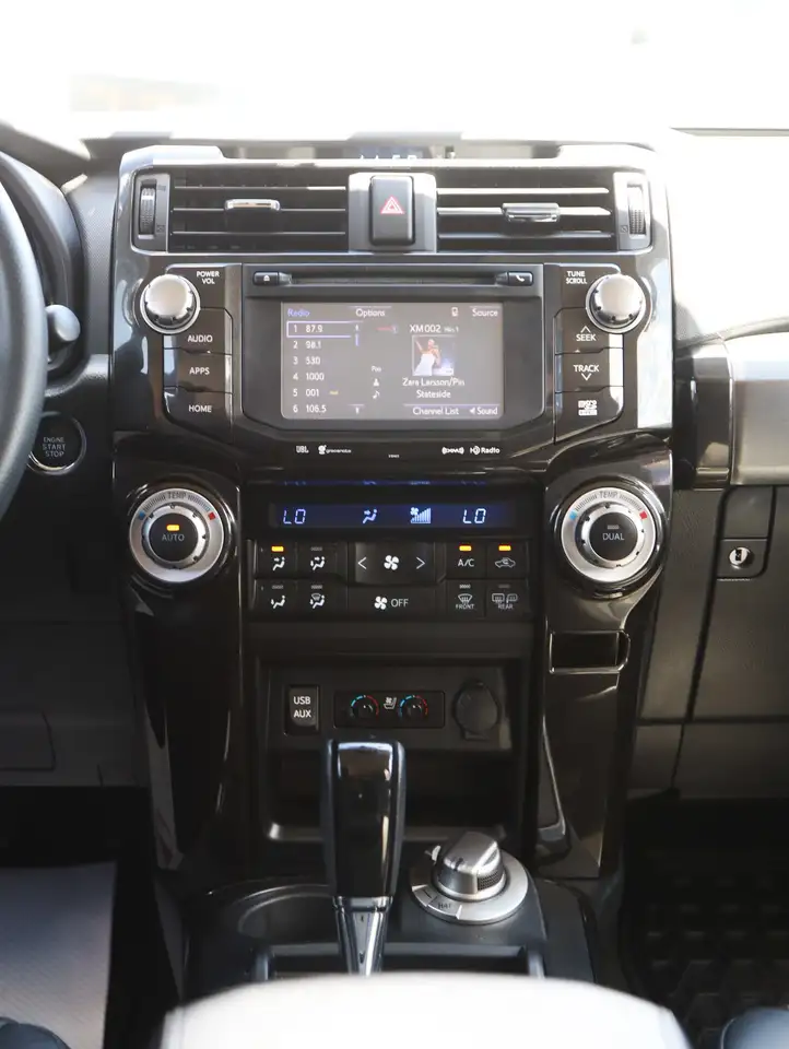 Toyota 4-Runner снимка Toyota 4-Runner