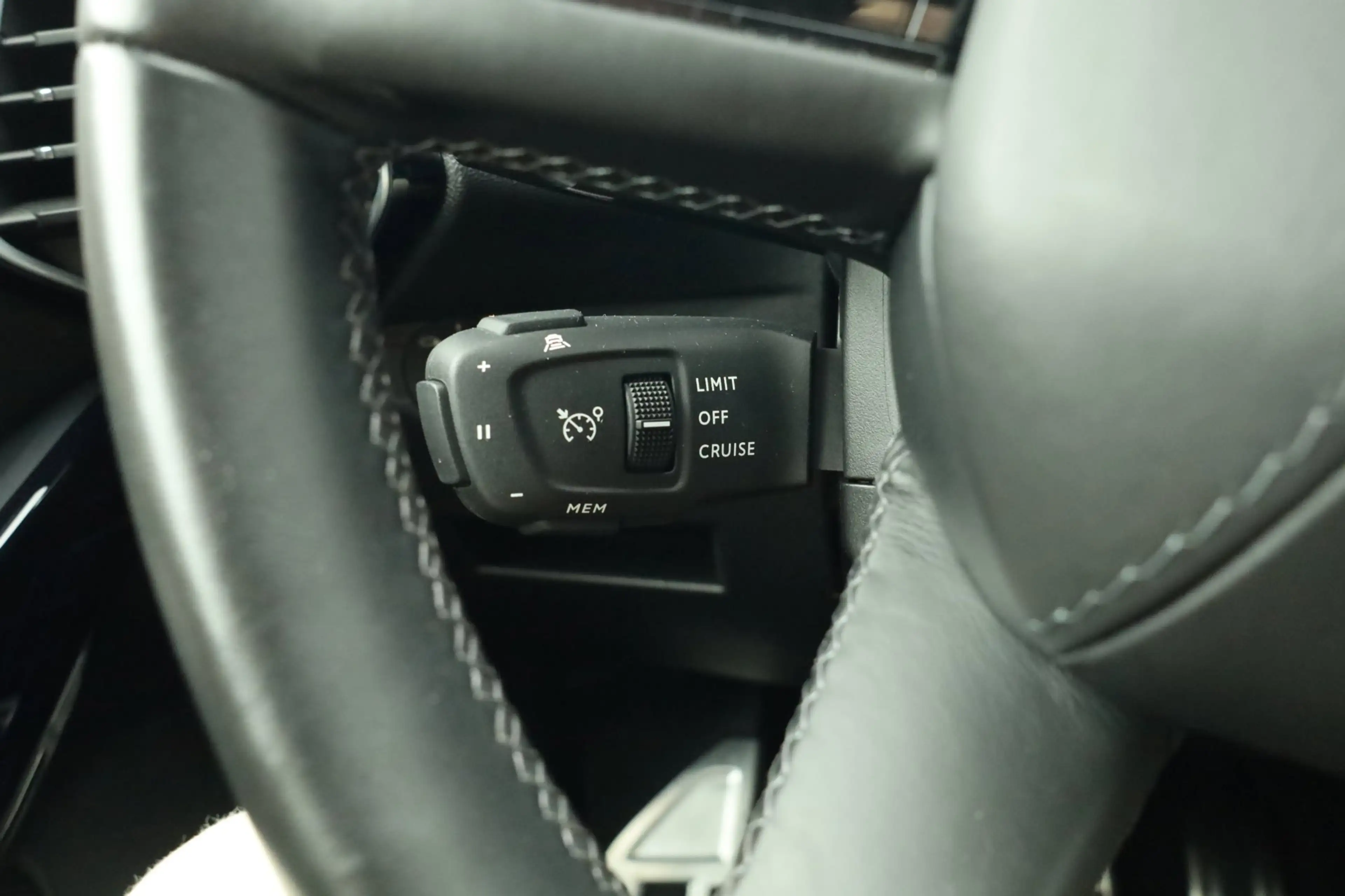DS Automobiles DS 7 Crossback E-Tense 4x4 Be Chic Trekhaak Pano Massage Stoelver — photo 26