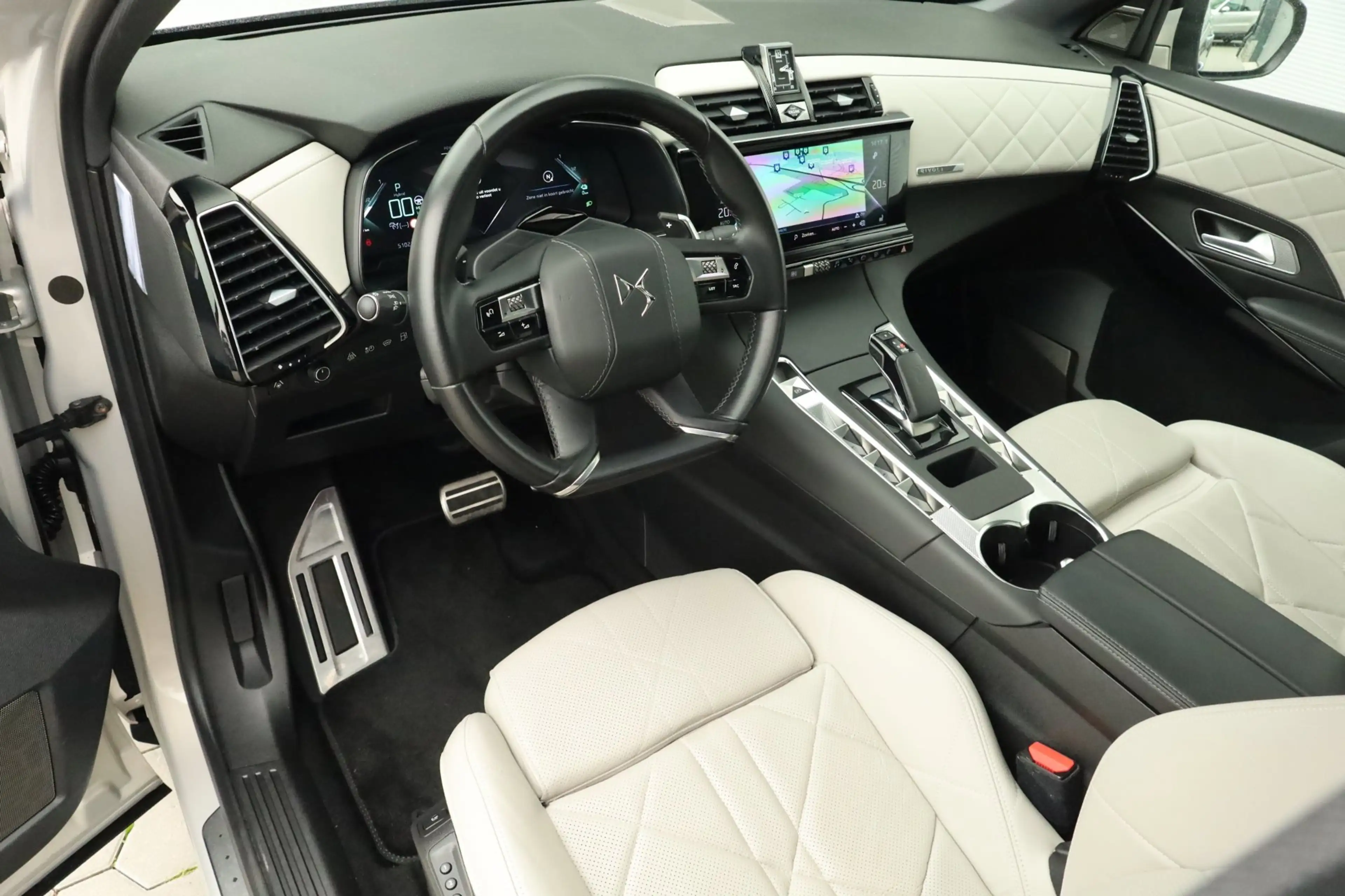 DS Automobiles DS 7 Crossback E-Tense 4x4 Be Chic Trekhaak Pano Massage Stoelver — photo 3