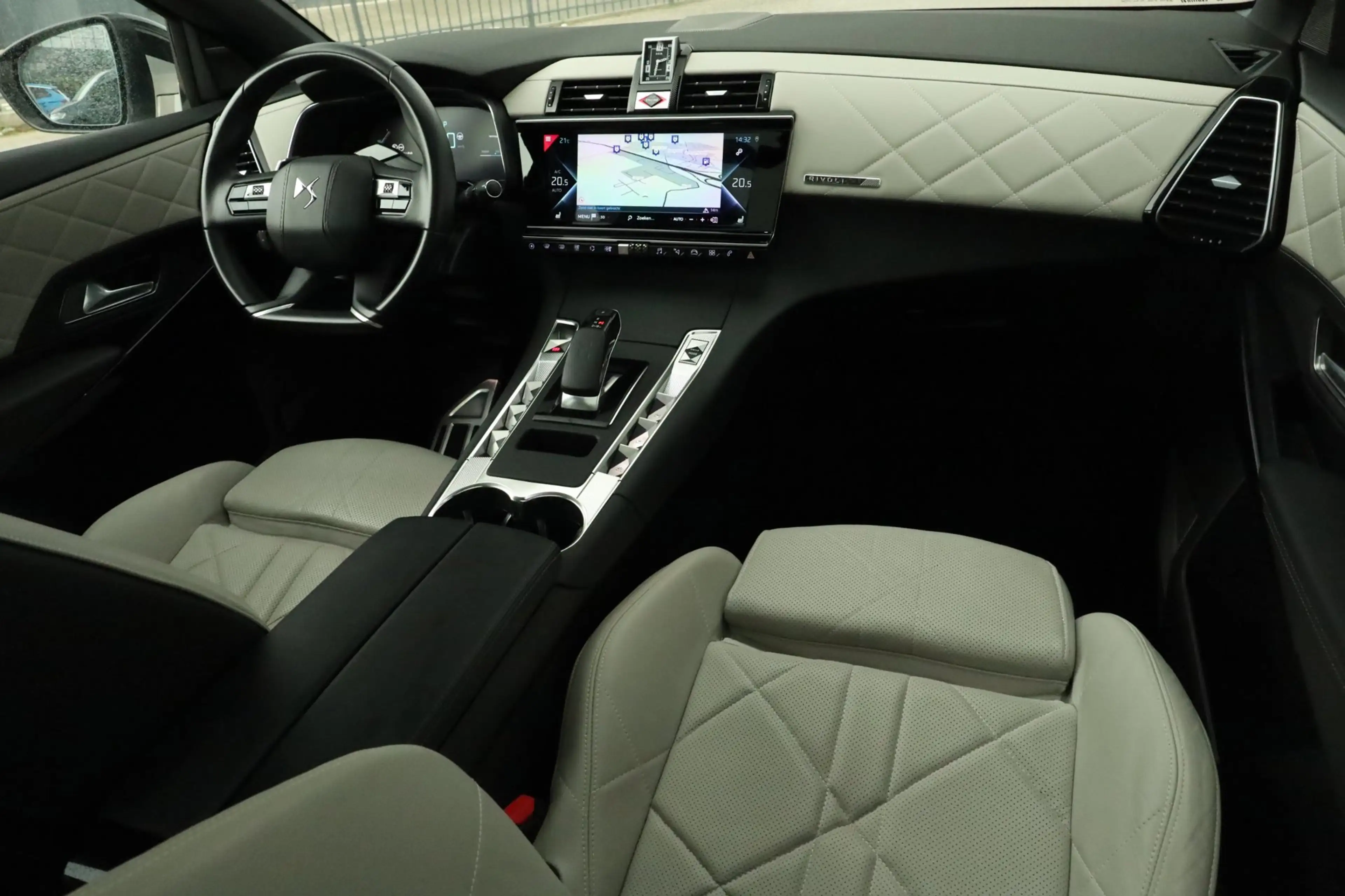 DS Automobiles DS 7 Crossback E-Tense 4x4 Be Chic Trekhaak Pano Massage Stoelver — photo 14