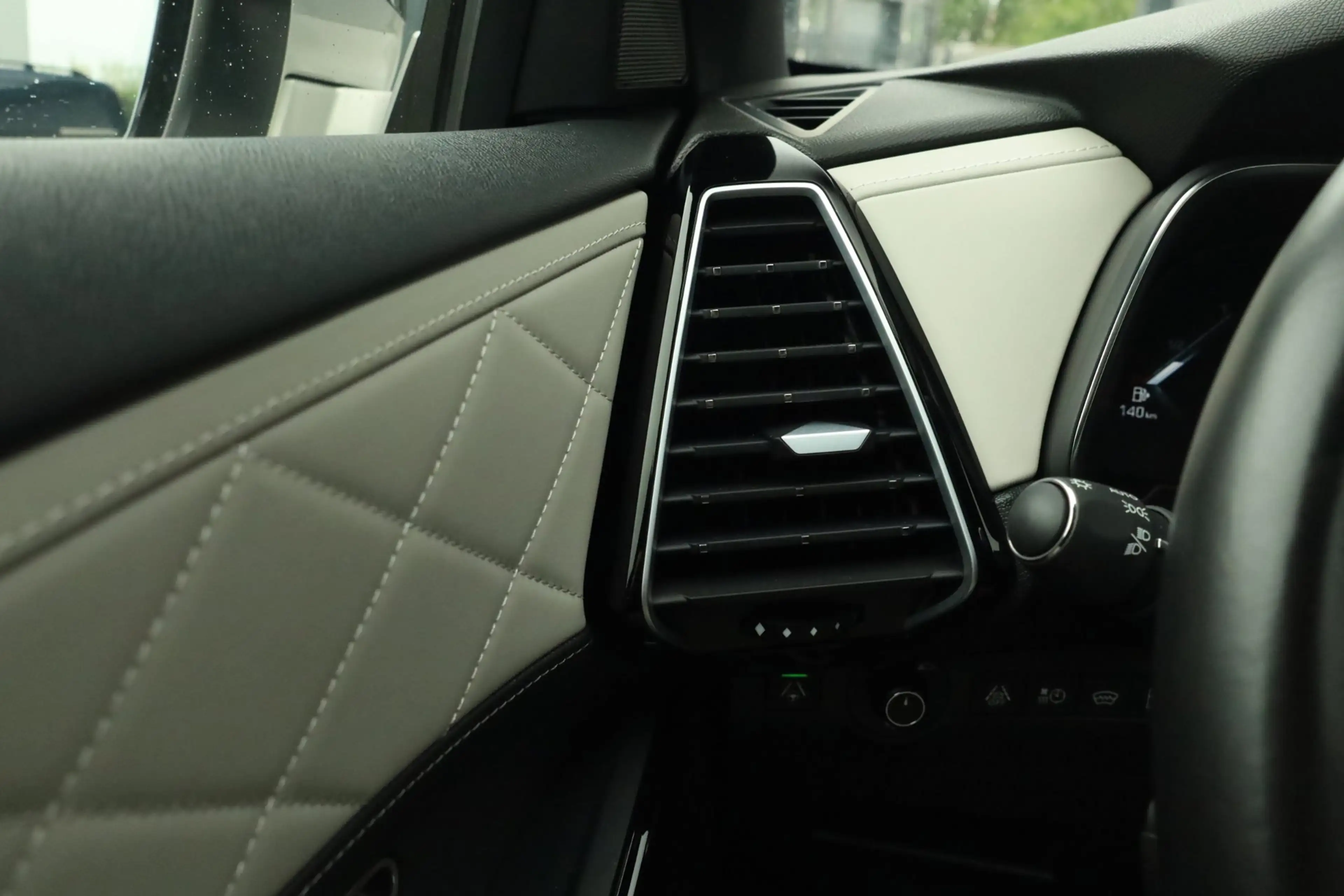 DS Automobiles DS 7 Crossback E-Tense 4x4 Be Chic Trekhaak Pano Massage Stoelver — photo 36