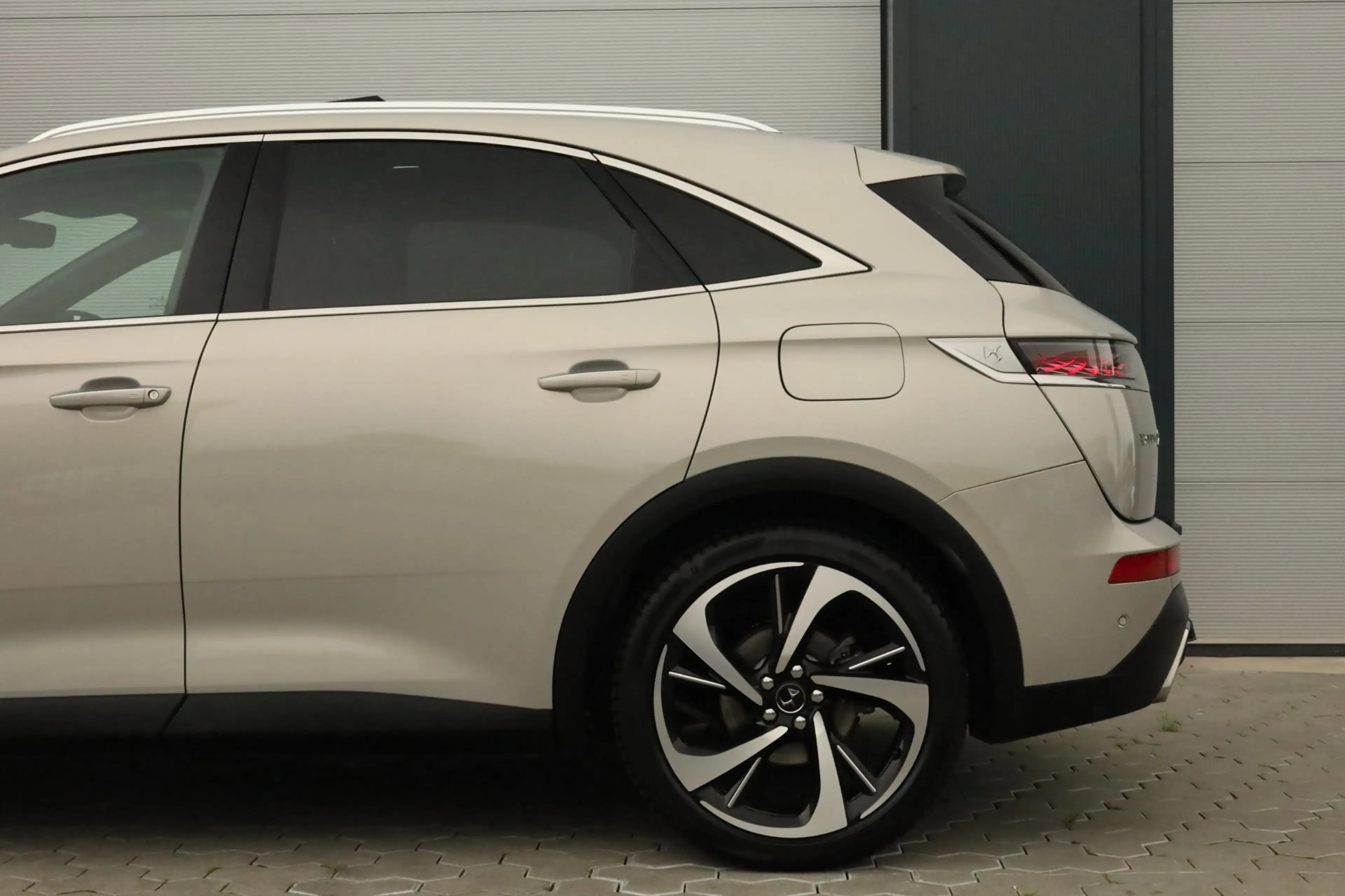DS Automobiles DS 7 Crossback E-Tense 4x4 Be Chic Trekhaak Pano Massage Stoelver — photo 8
