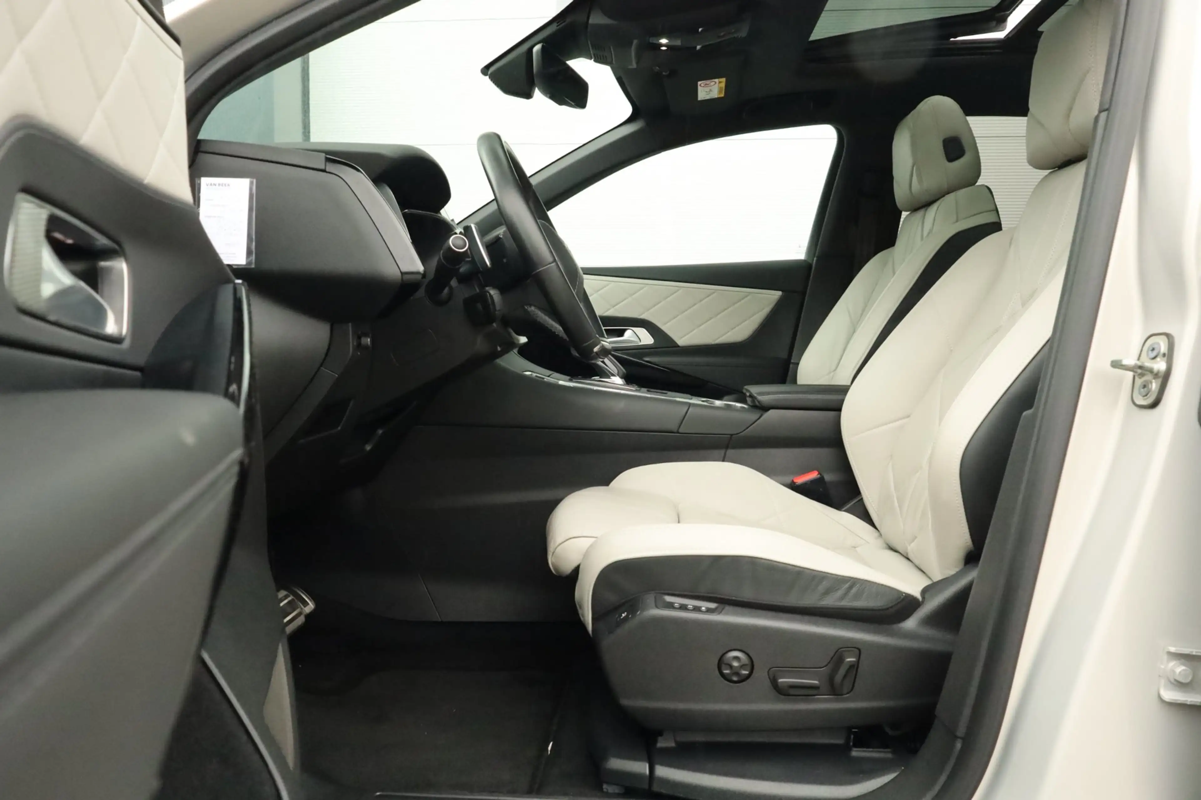 DS Automobiles DS 7 Crossback E-Tense 4x4 Be Chic Trekhaak Pano Massage Stoelver — photo 10