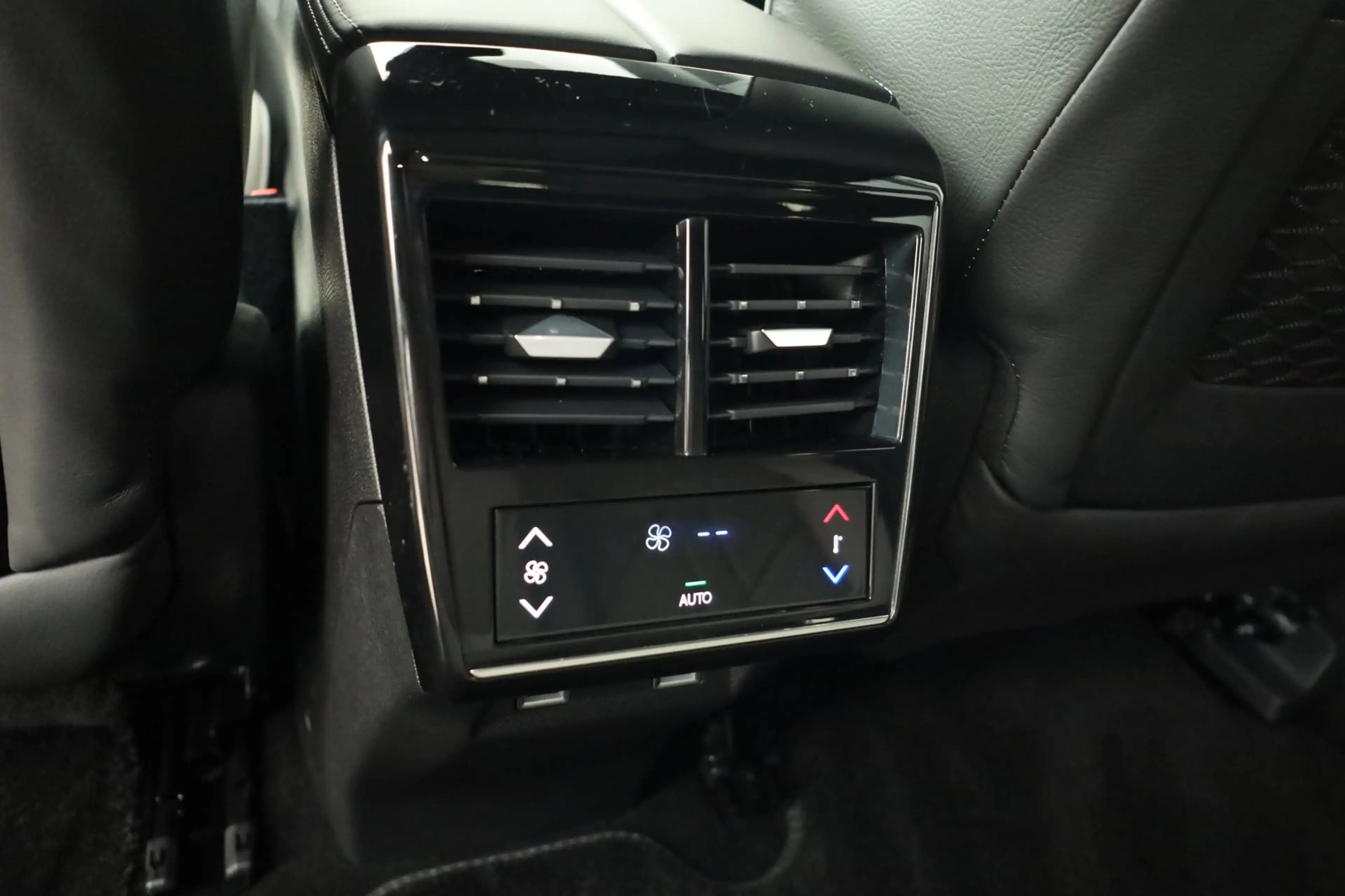 DS Automobiles DS 7 Crossback E-Tense 4x4 Be Chic Trekhaak Pano Massage Stoelver — photo 46