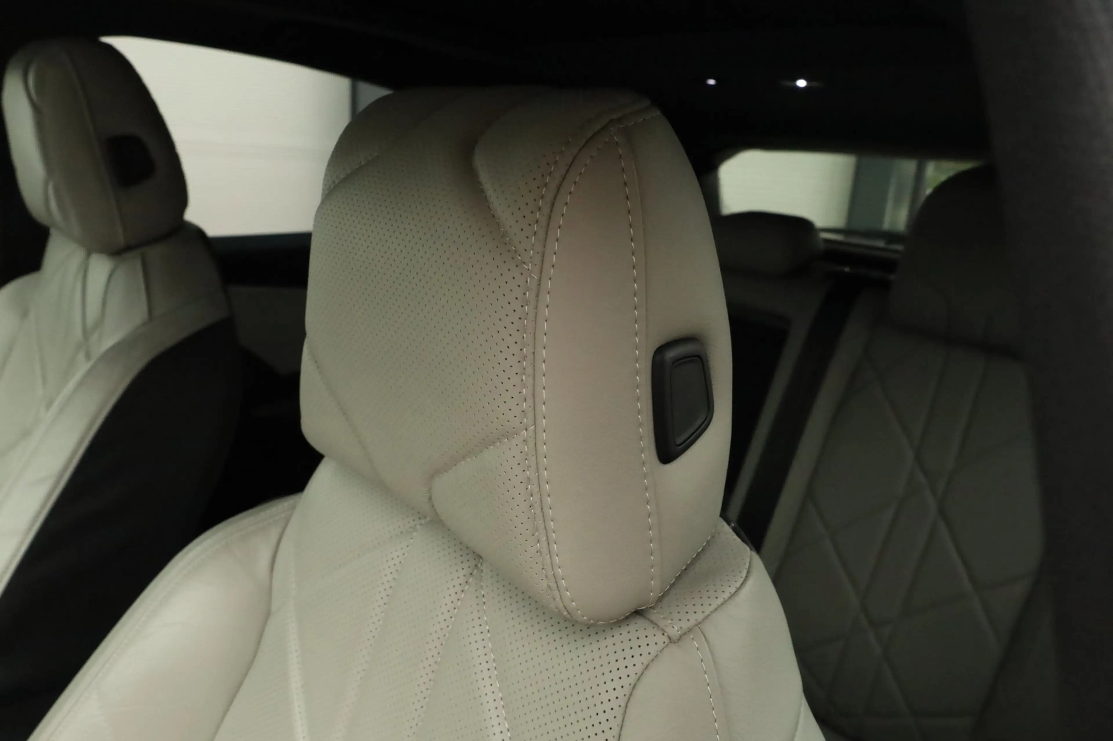 DS Automobiles DS 7 Crossback E-Tense 4x4 Be Chic Trekhaak Pano Massage Stoelver — photo 39