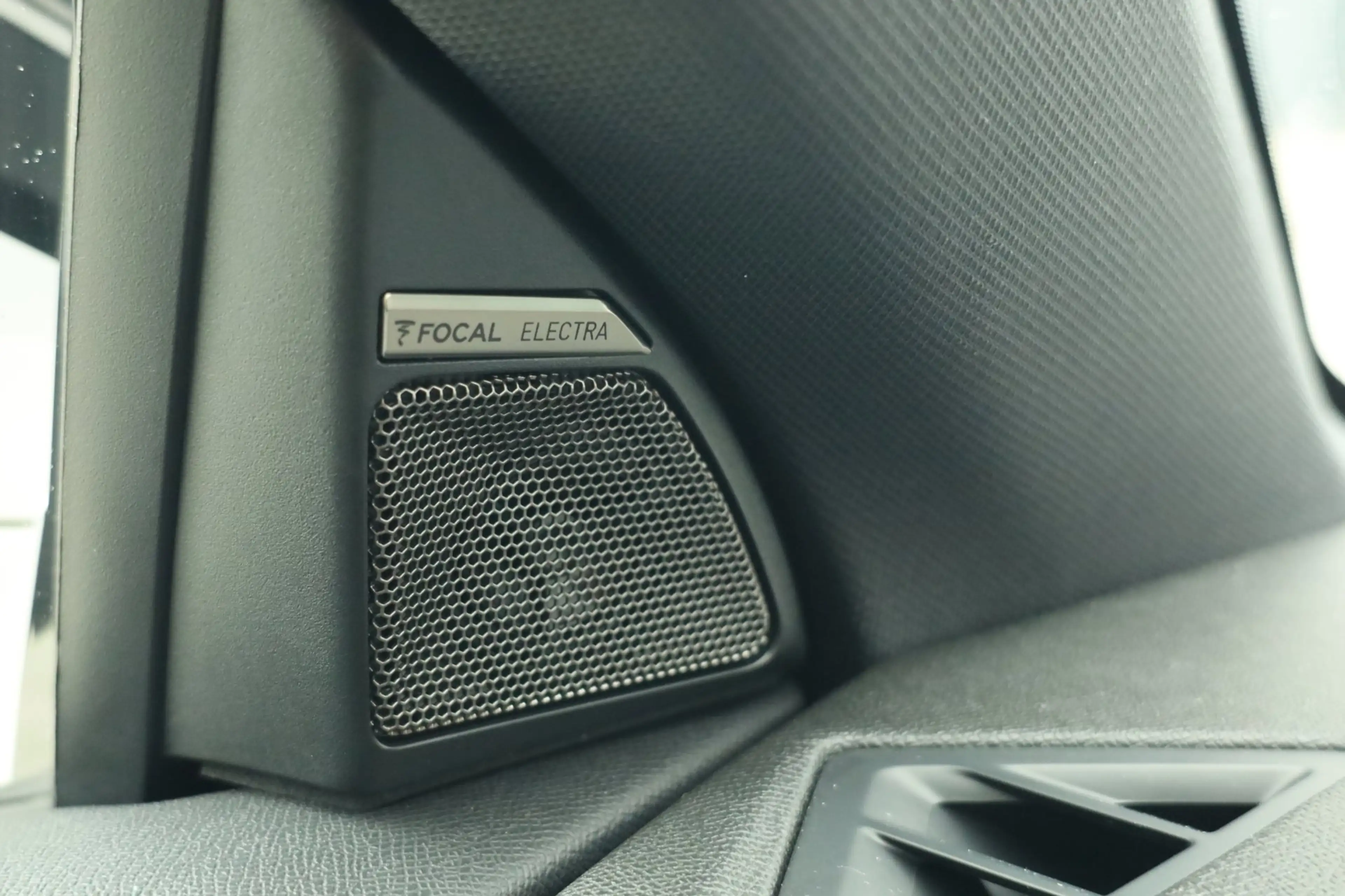 DS Automobiles DS 7 Crossback E-Tense 4x4 Be Chic Trekhaak Pano Massage Stoelver — photo 27