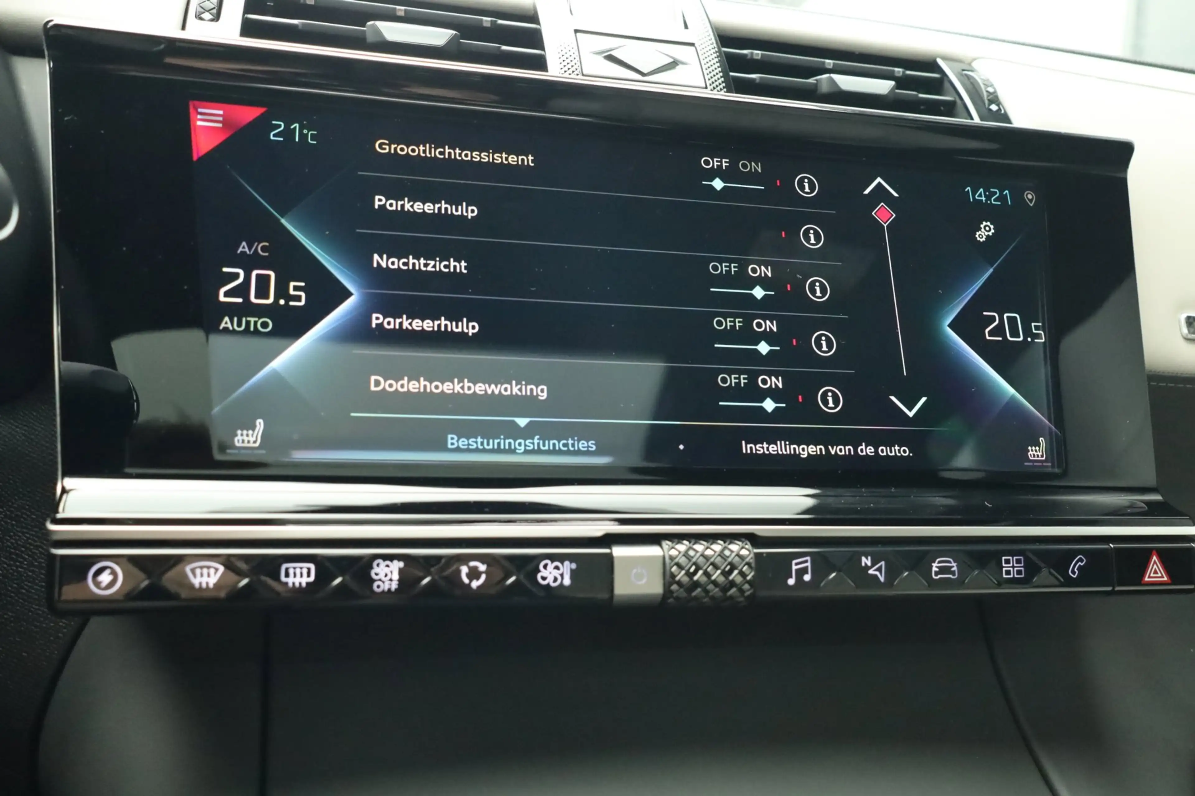 DS Automobiles DS 7 Crossback E-Tense 4x4 Be Chic Trekhaak Pano Massage Stoelver — photo 34