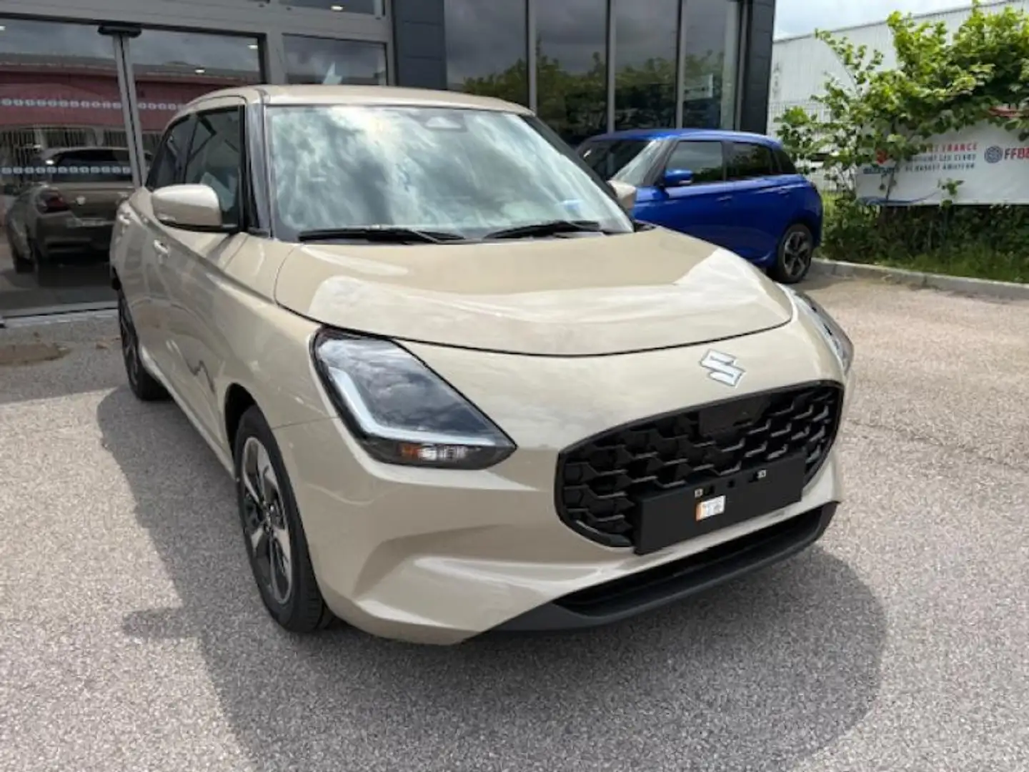 Suzuki Swift 1.2 Hybrid 83ch Pack Auto - 1