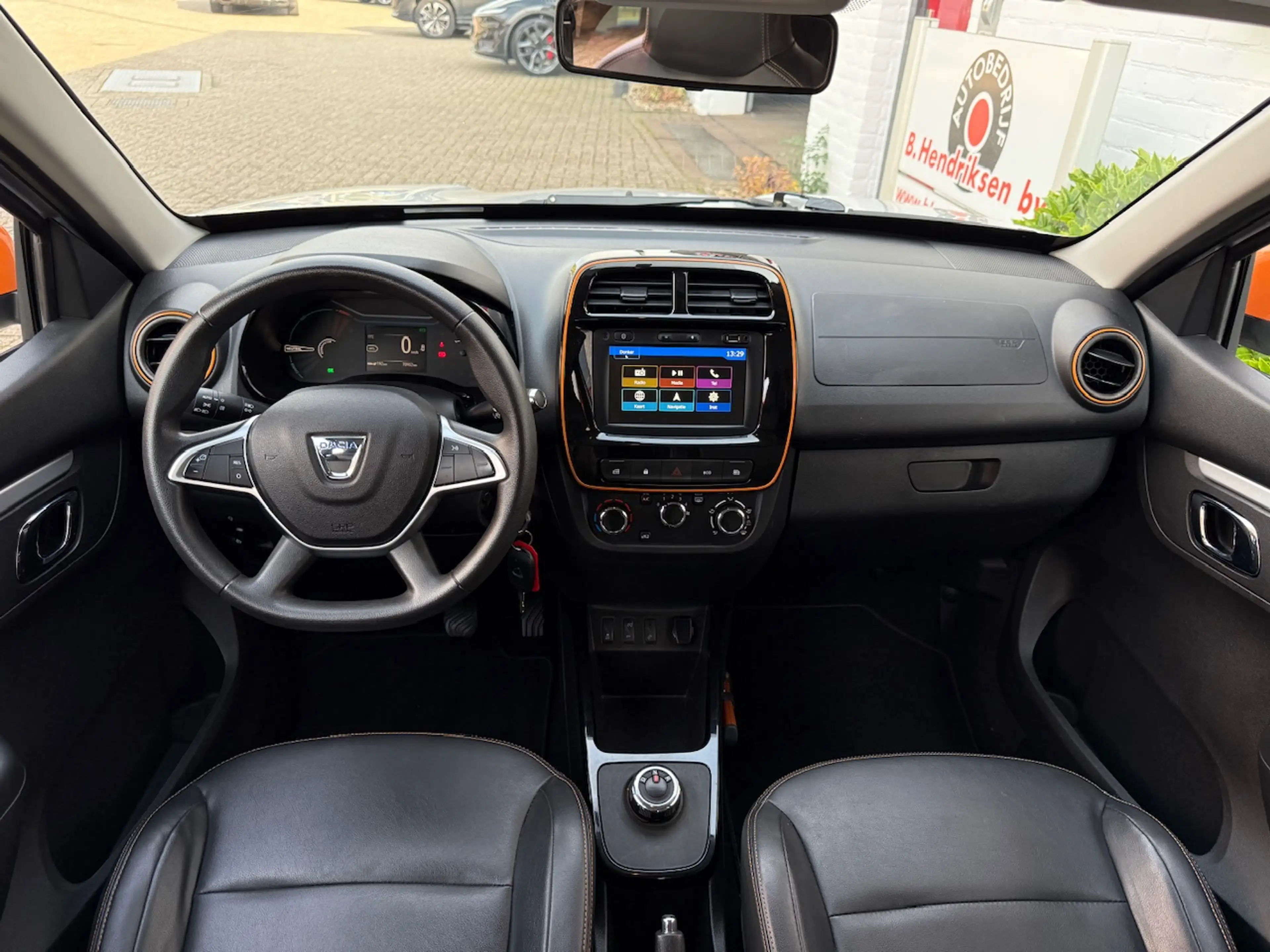 Dacia Spring 27KW Electric 45 Comfort Plus Orange Pack/ SOH 90% — photo 14