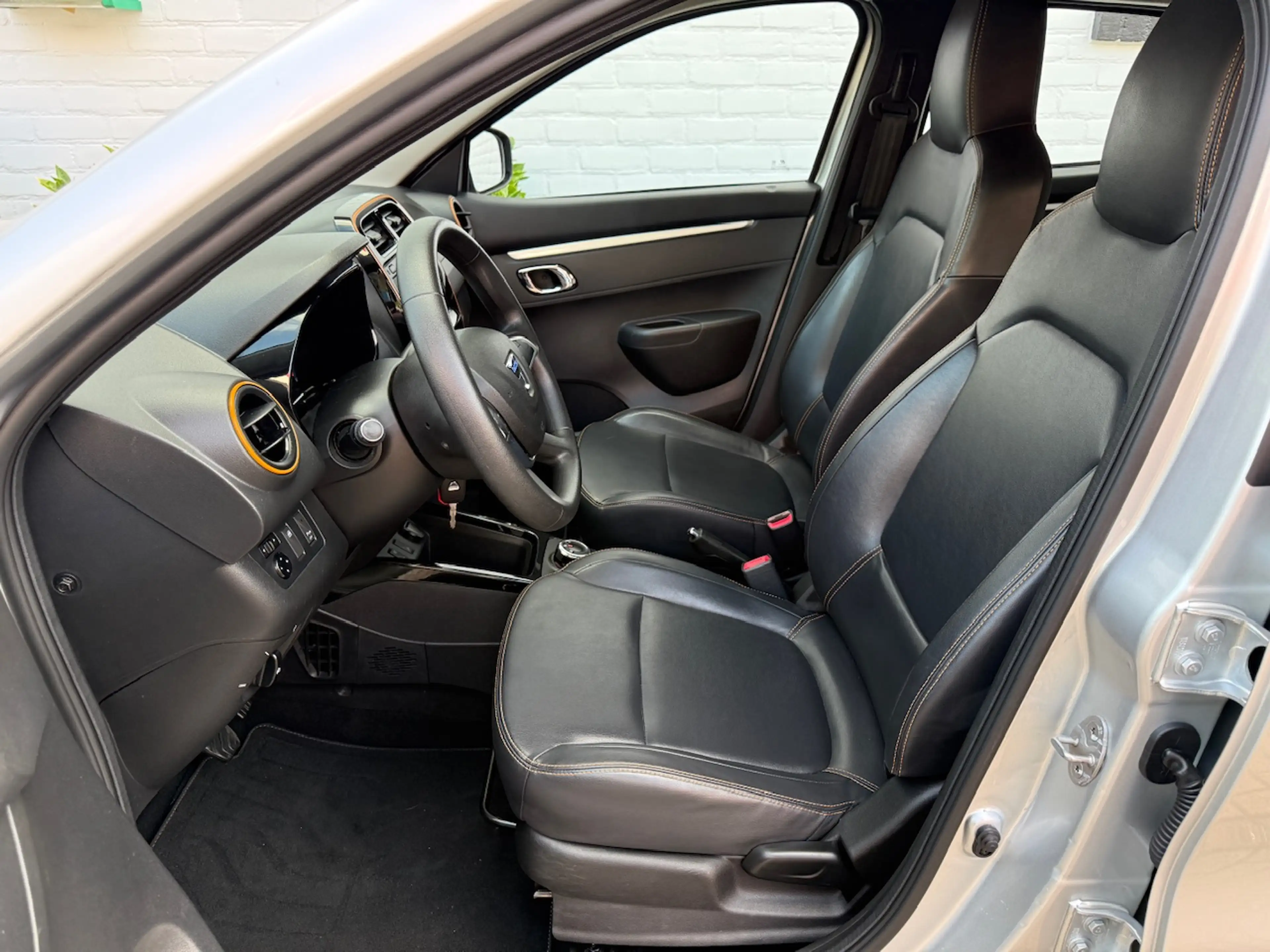 Dacia Spring 27KW Electric 45 Comfort Plus Orange Pack/ SOH 90% — photo 13