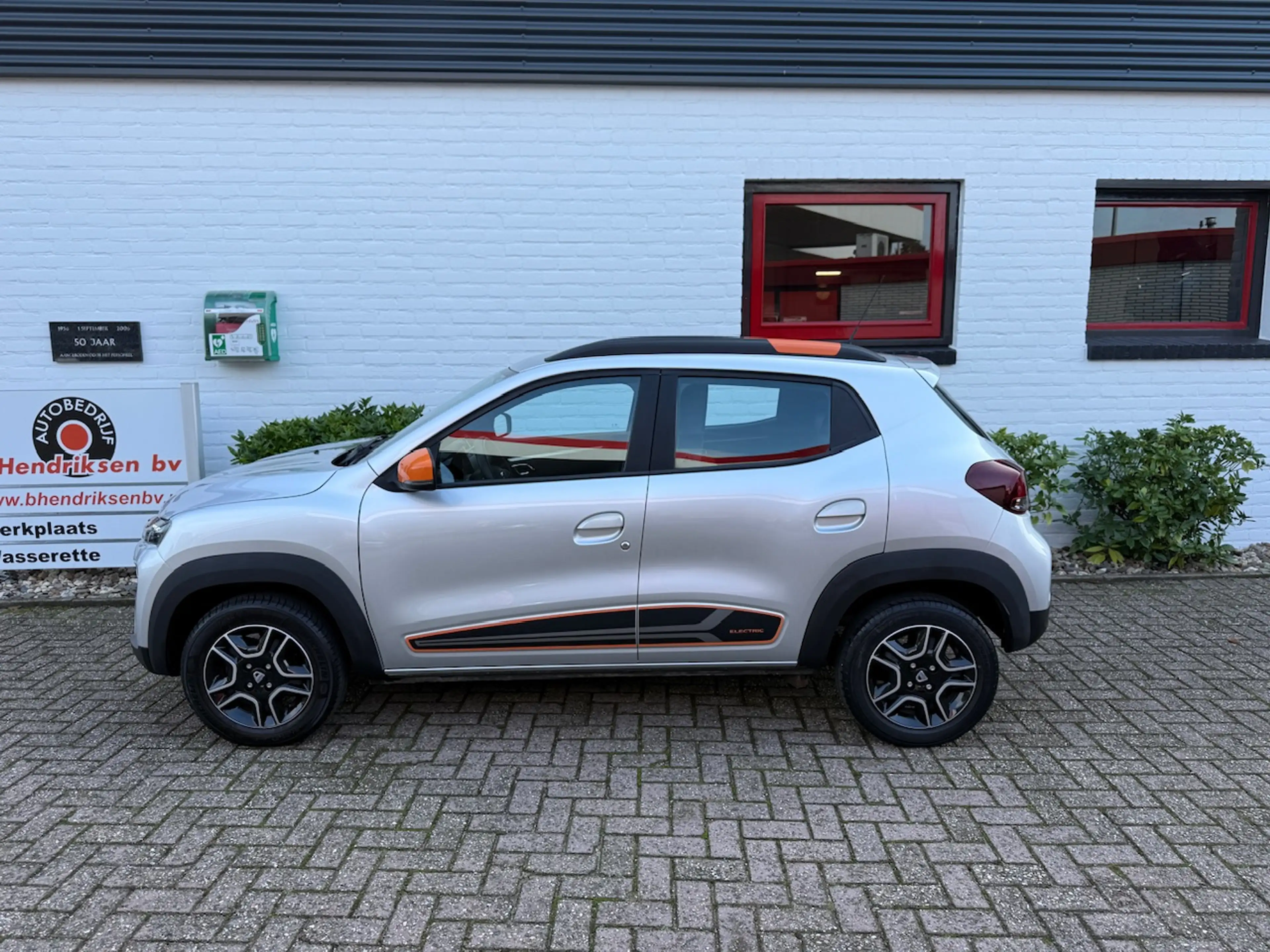 Dacia Spring 27KW Electric 45 Comfort Plus Orange Pack/ SOH 90% — photo 6
