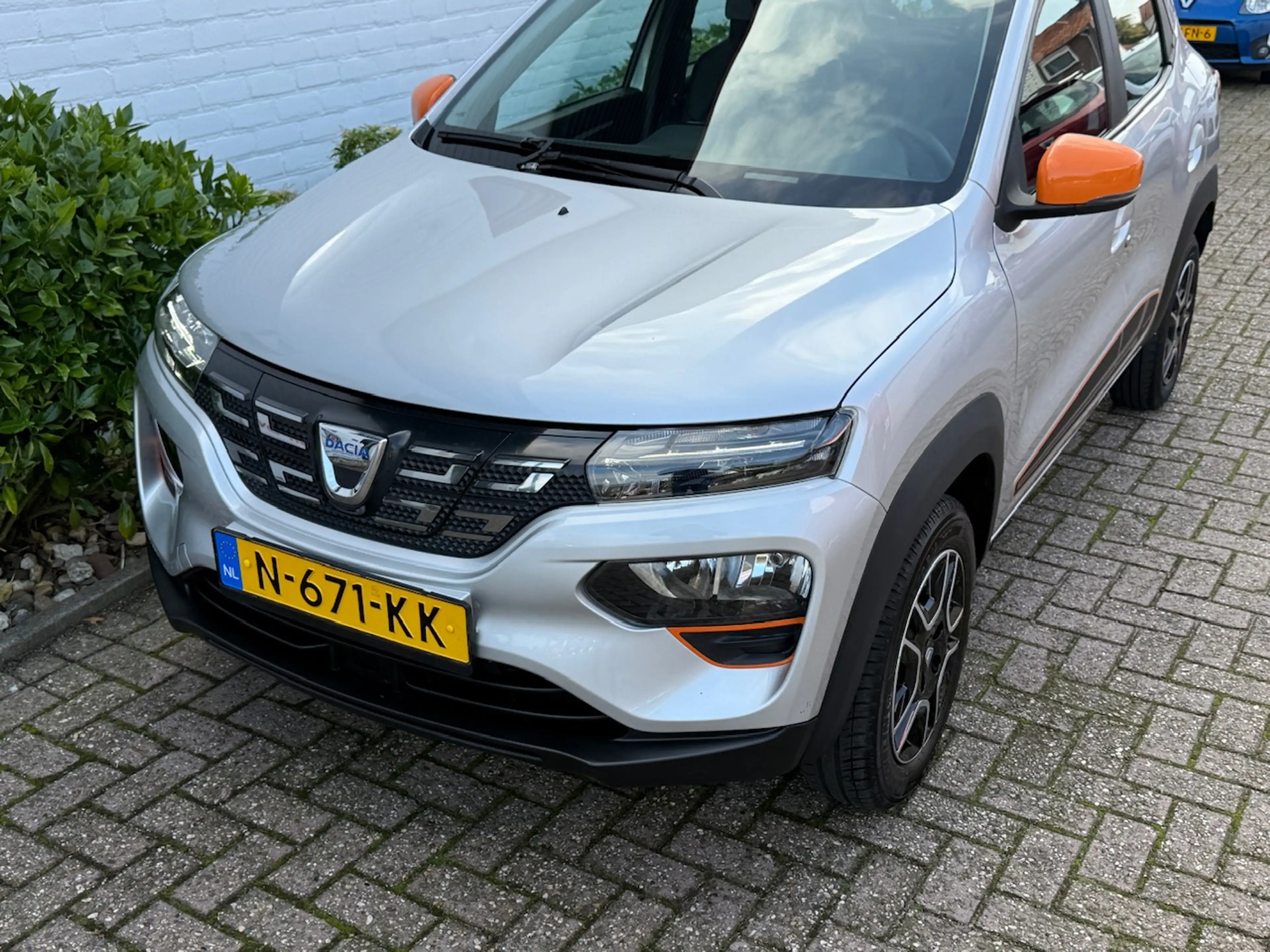Dacia Spring 27KW Electric 45 Comfort Plus Orange Pack/ SOH 90% — photo 34