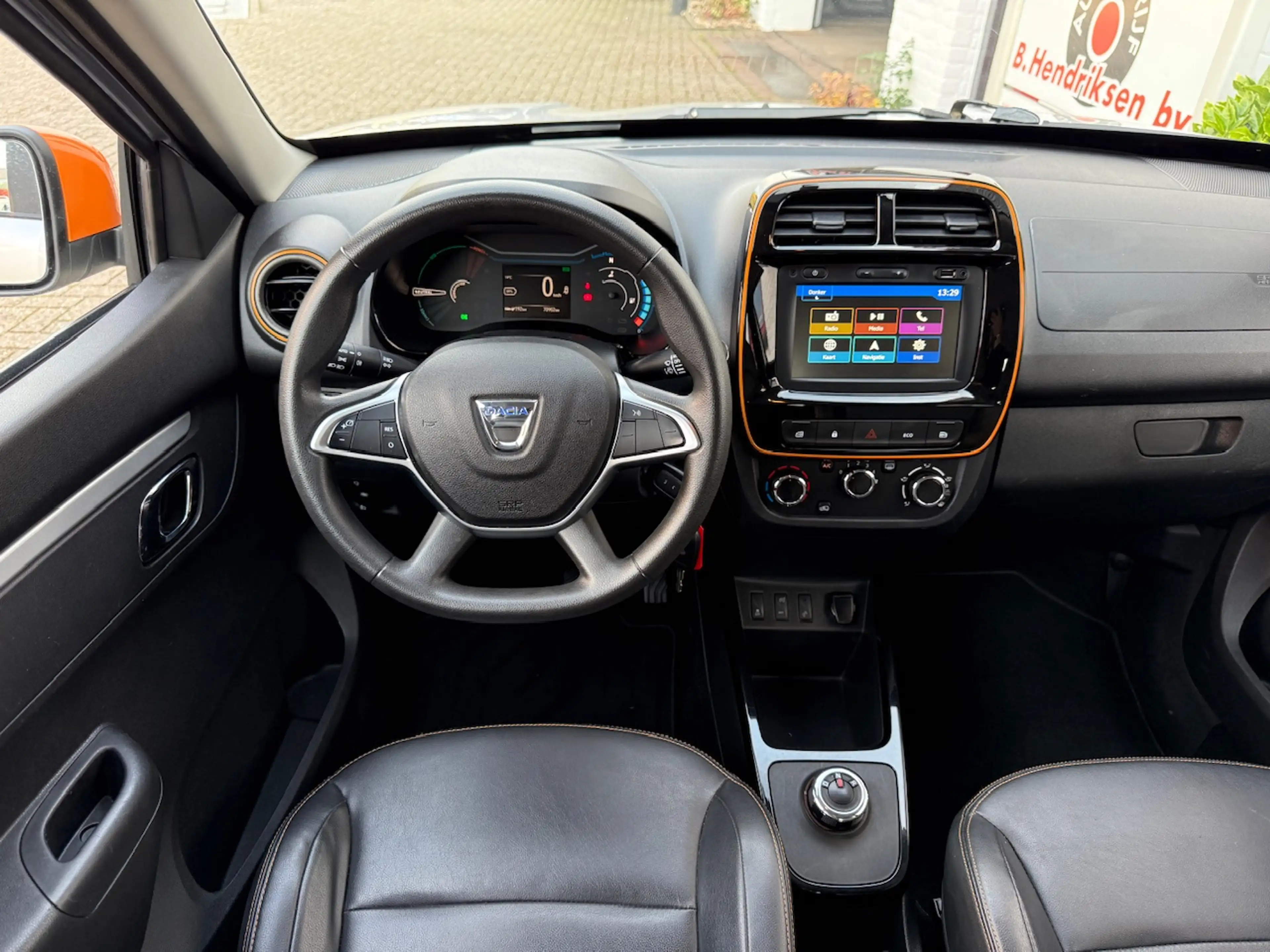 Dacia Spring 27KW Electric 45 Comfort Plus Orange Pack/ SOH 90% — photo 15