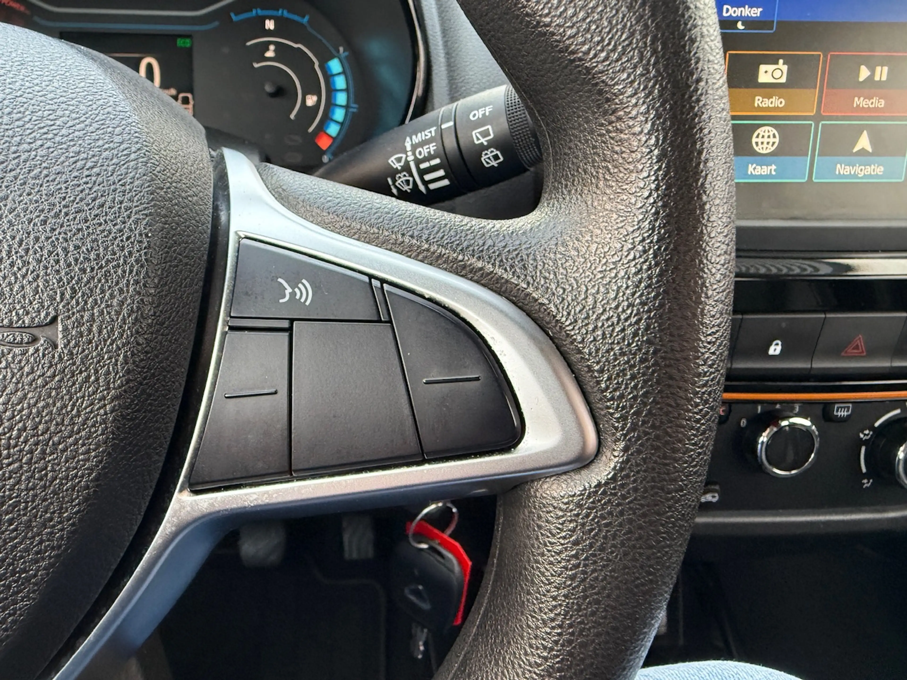 Dacia Spring 27KW Electric 45 Comfort Plus Orange Pack/ SOH 90% — photo 26