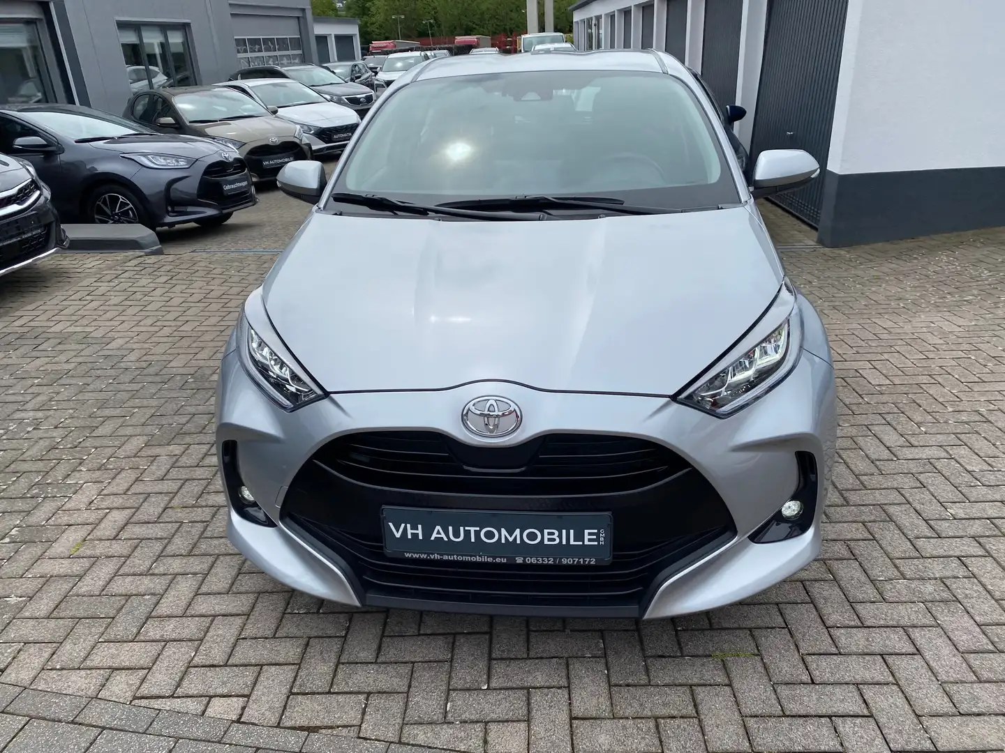 Toyota Yaris 1.5 A-GRA*APPLE&ANDROID*Klimaat*KAMERA*LED HSW*Shz Silber - 2