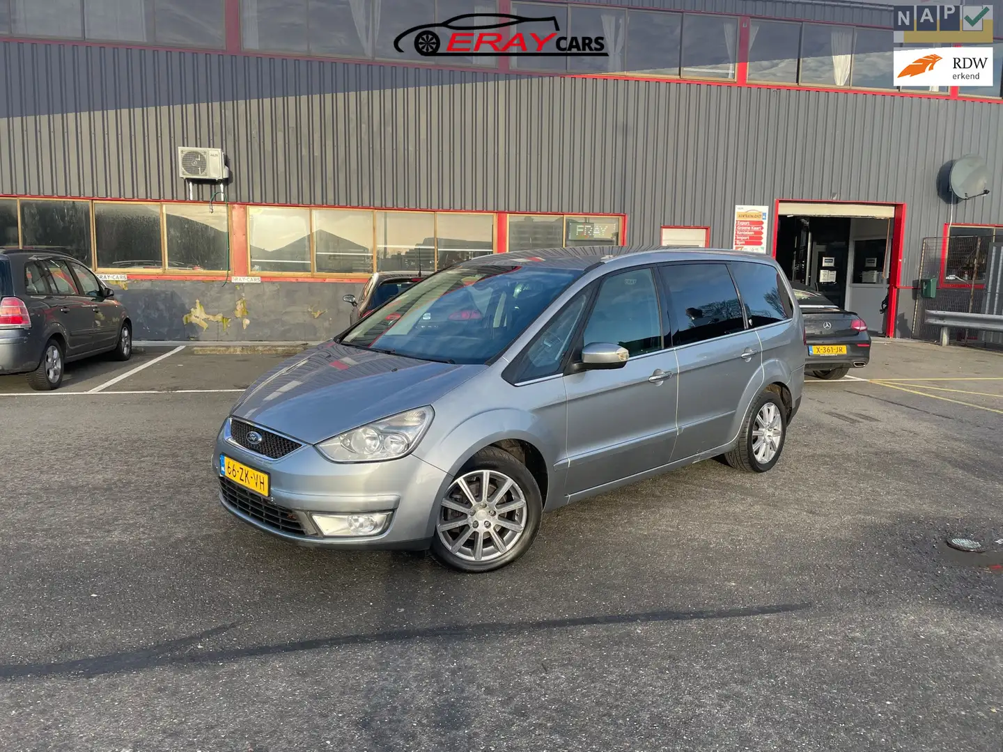 Ford Galaxy 2.3-16V Ghia / NAP/ AUTOMAAT/ 7 PERSOONS / SP VLG Grijs - 1