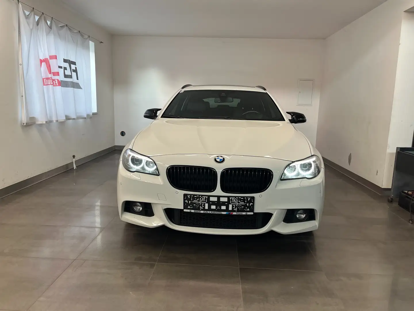 BMW 530 d xDrive SPORTPAKET M/PANO/FLA/HEADUP+++ Weiß - 1