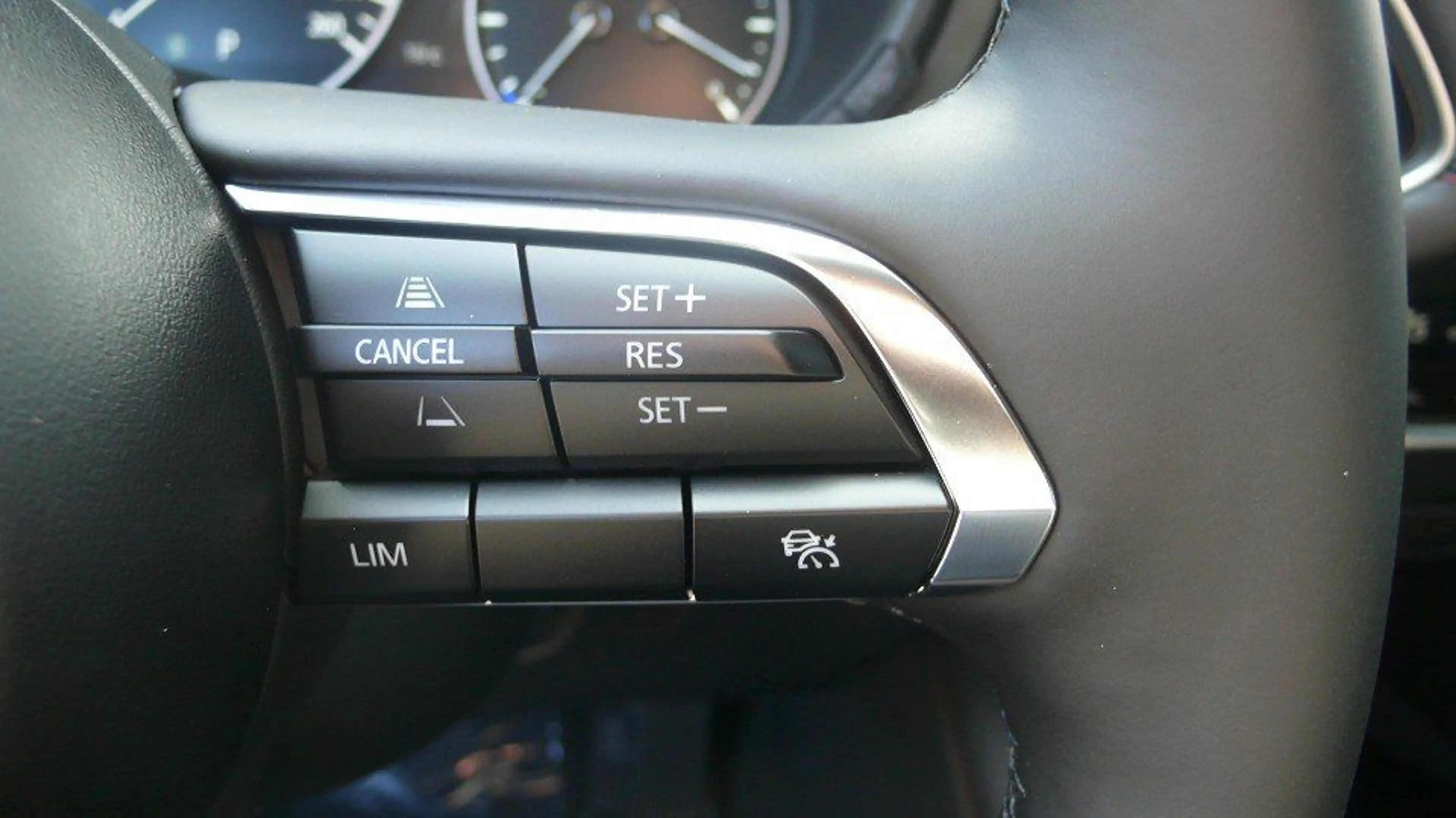 Mazda 3 2.5L e-SKYACTIV G 140PS Homura Automatik — photo 14