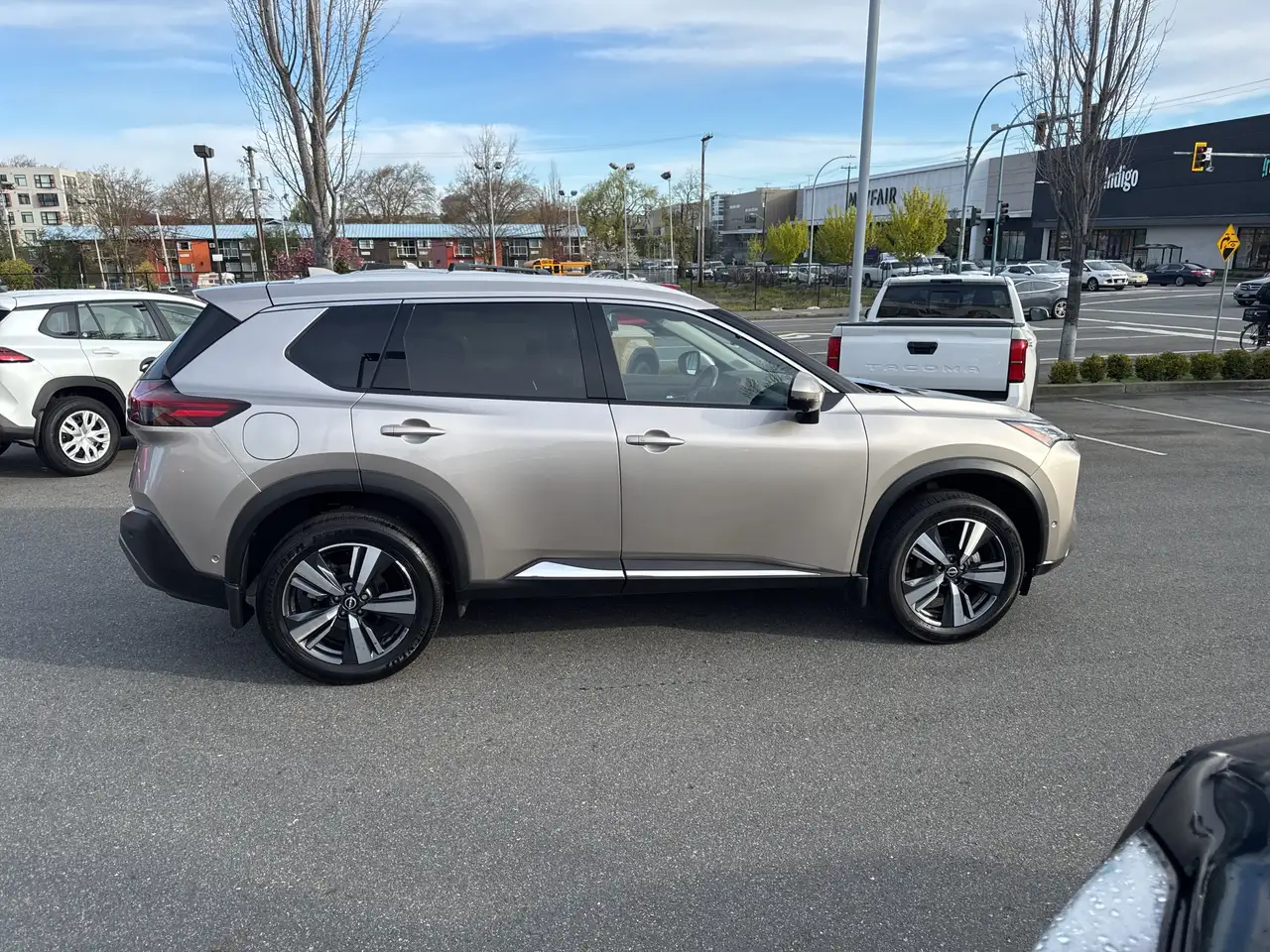 Nissan Rogue снимка Nissan Rogue