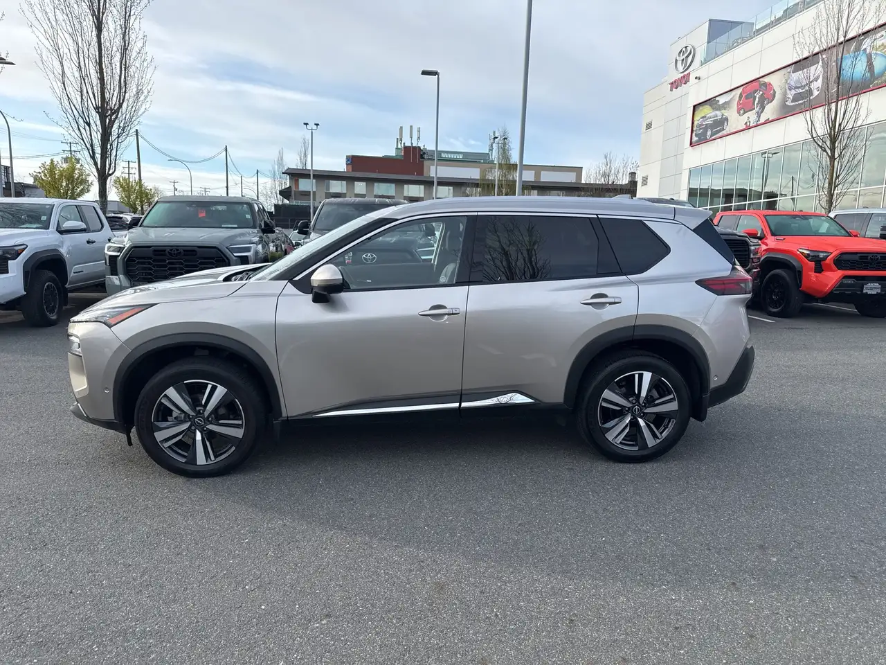 Nissan Rogue снимка Nissan Rogue