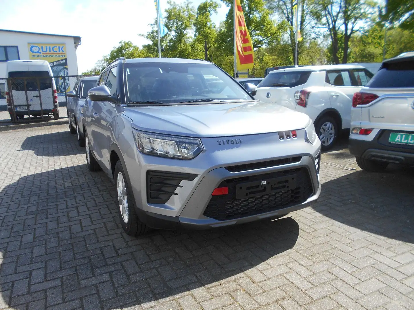 SsangYong Tivoli 2WD Automatik Quartz Facelift Серый - 2