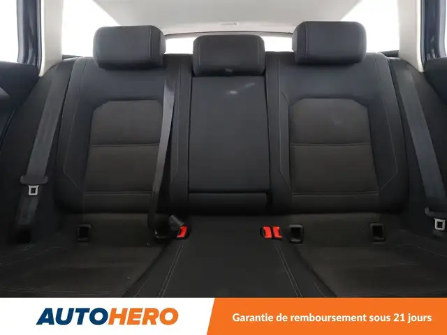 Volkswagen Passat view 15