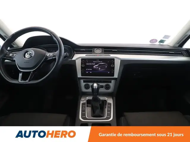 Volkswagen Passat view 12
