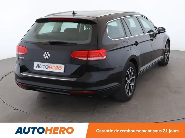 Volkswagen Passat view 6