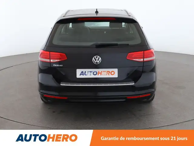 Volkswagen Passat view 5