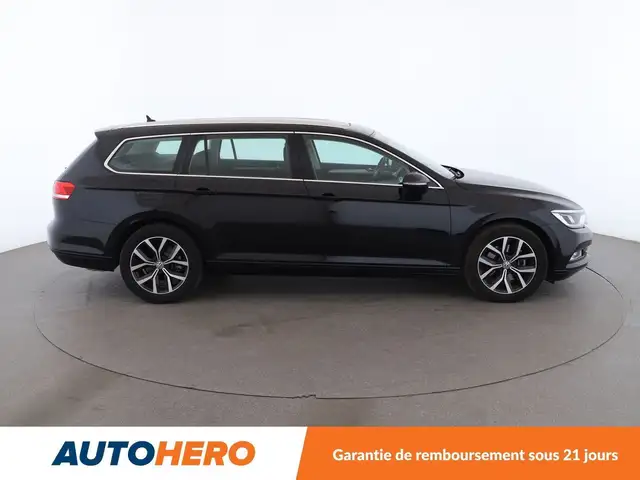 Volkswagen Passat view 7