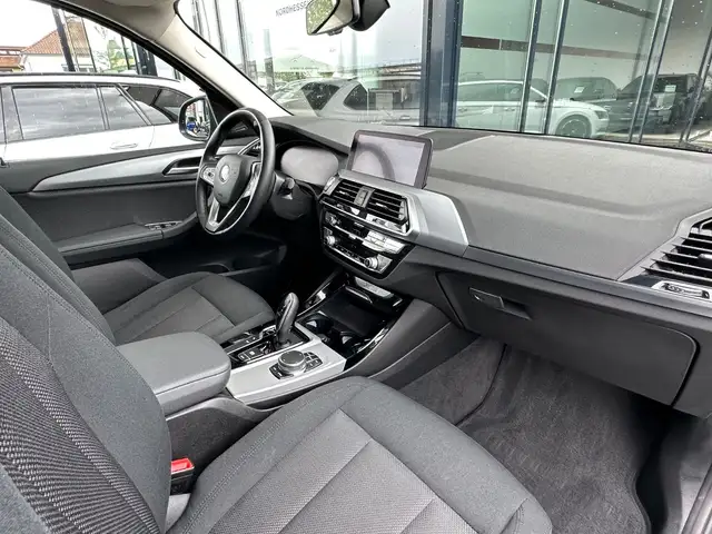 BMW X3 view 13
