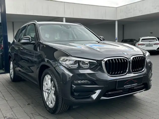 BMW X3 view 2