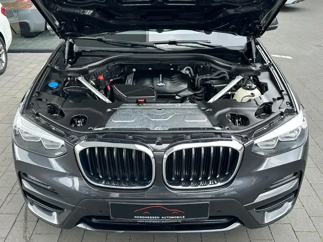 BMW X3 view 6