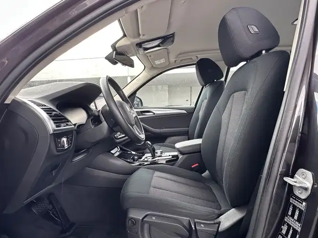 BMW X3 view 10
